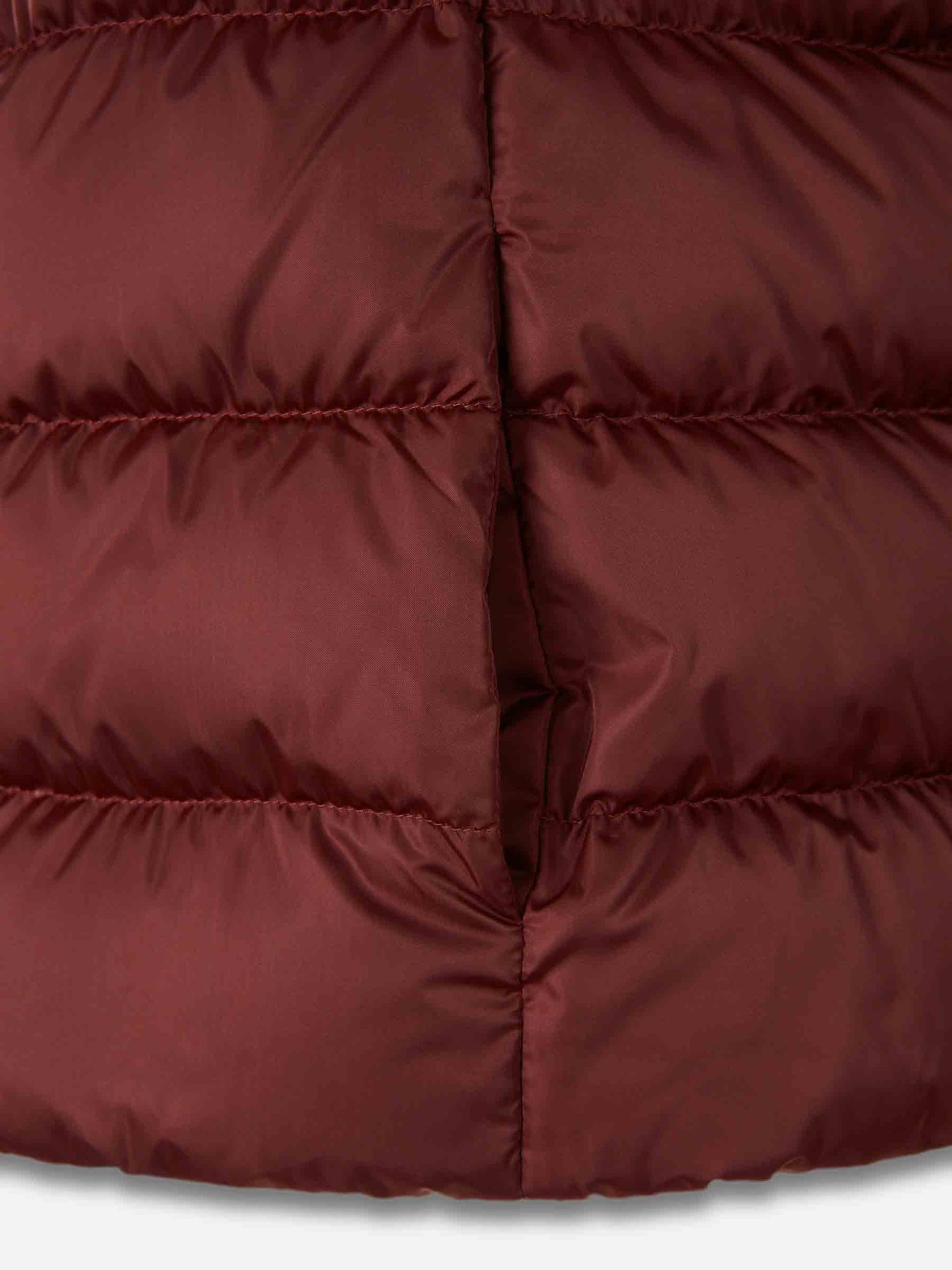 Outlet online Herno Mujer Chaleco Acolchado Capucha color Rojo sku 775-000220 02 - Foto 4