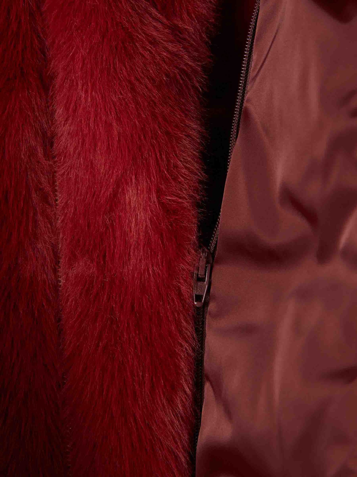 Outlet online Herno Mujer Chaleco Acolchado Capucha color Rojo sku 775-000220 02 - Foto 5