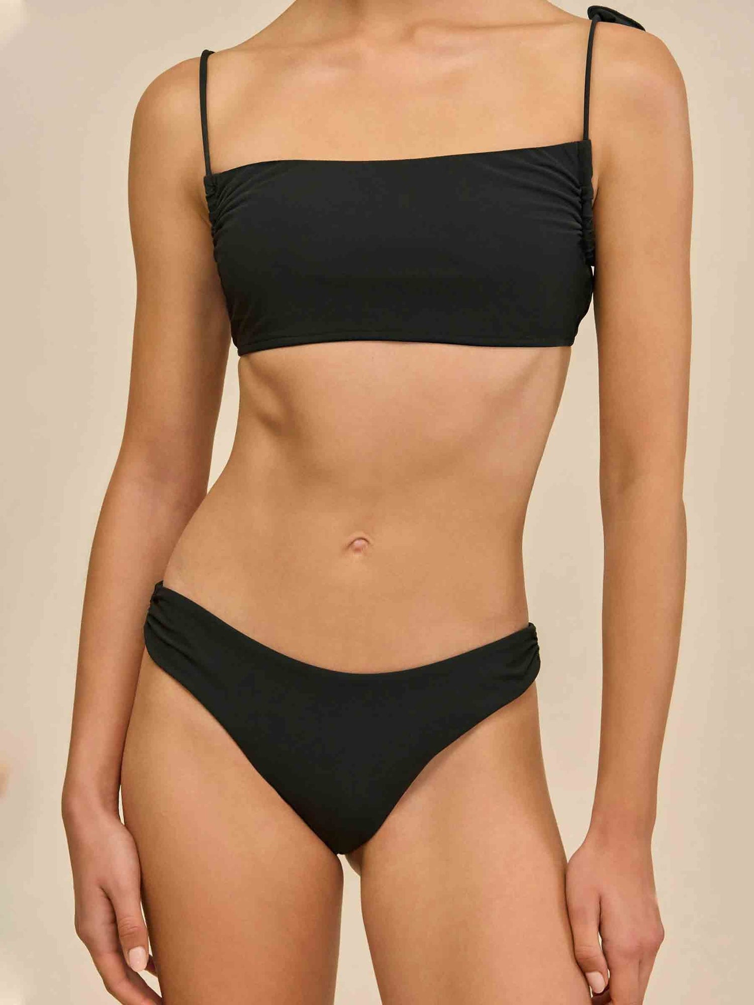 Outlet online Cult Gaia Mujer Bikini Braguita Maeva color Negro sku 781-000614 01 - Foto 2