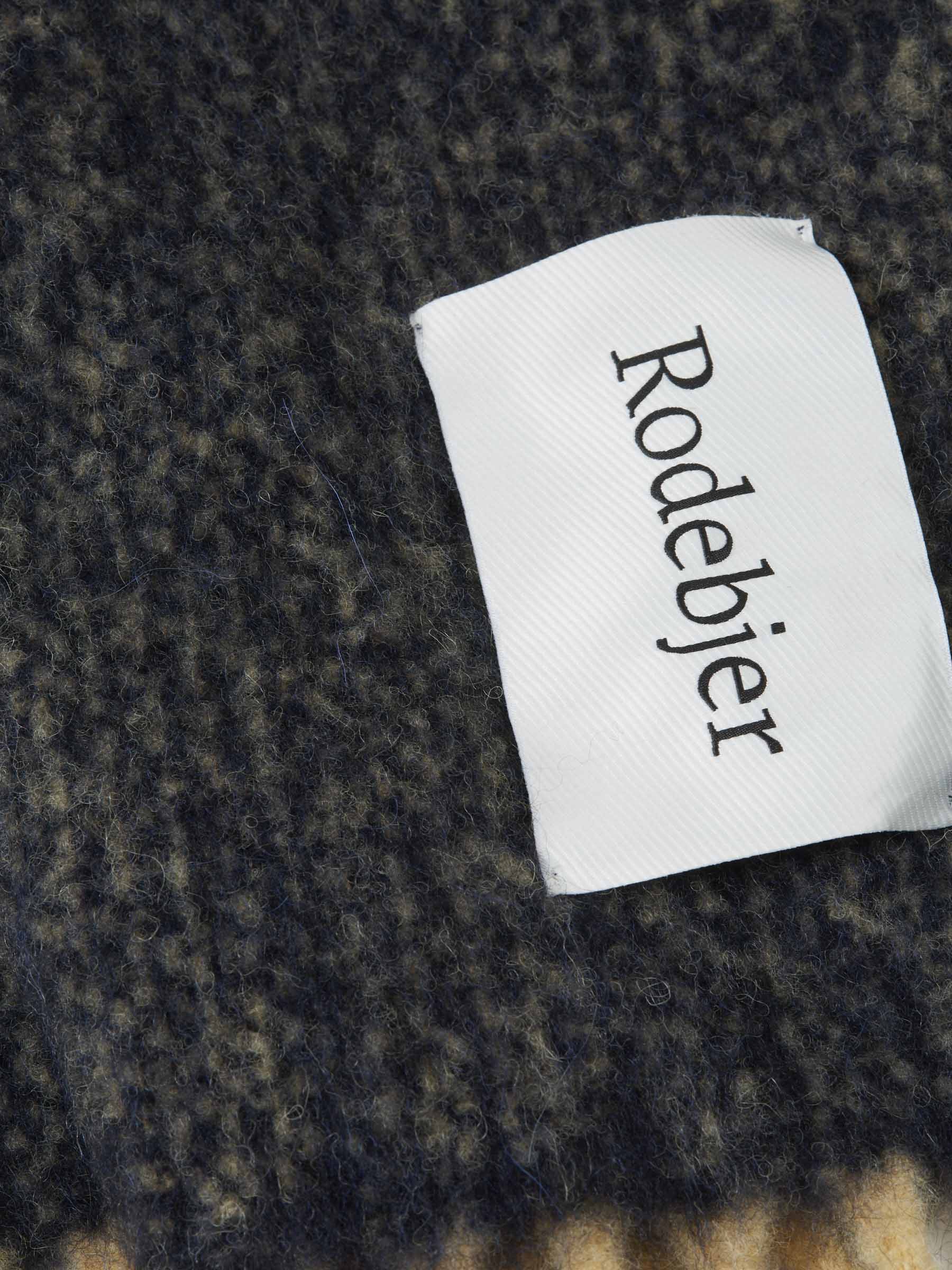 Rodebjer Bufanda Alpaca Franjas color Azul Marino sku 796-000102 01 - Foto 3