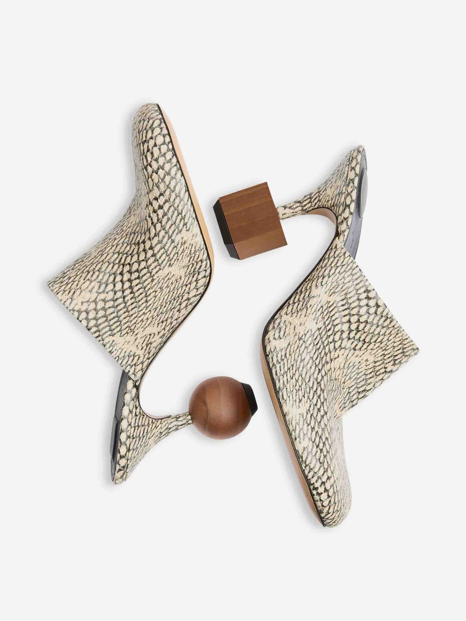 Jacquemus Mujer Barcelona Mules Tacón Bisou color Serpiente sku 800-005479 00 - Foto 5