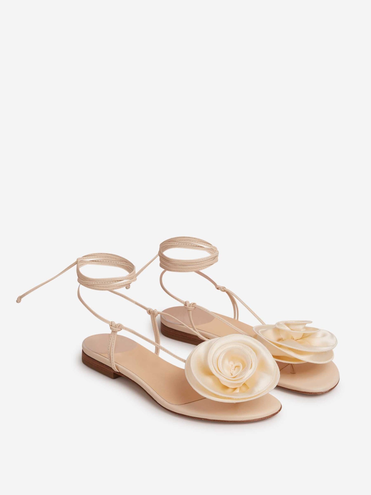 Outlet online Magda Butrym Mujer Sandalias Planas Flores color Crema sku 801-000049 01 - Foto 2