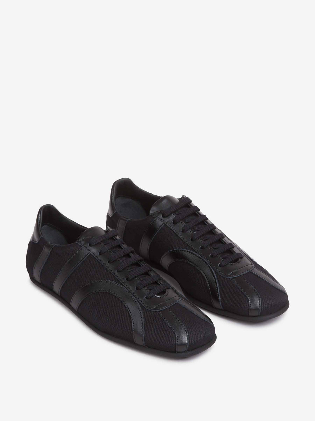 Outlet online TOTEME Mujer Zapatillas de diseño minimalista color Negro sku 802-000005 01 - Foto 2
