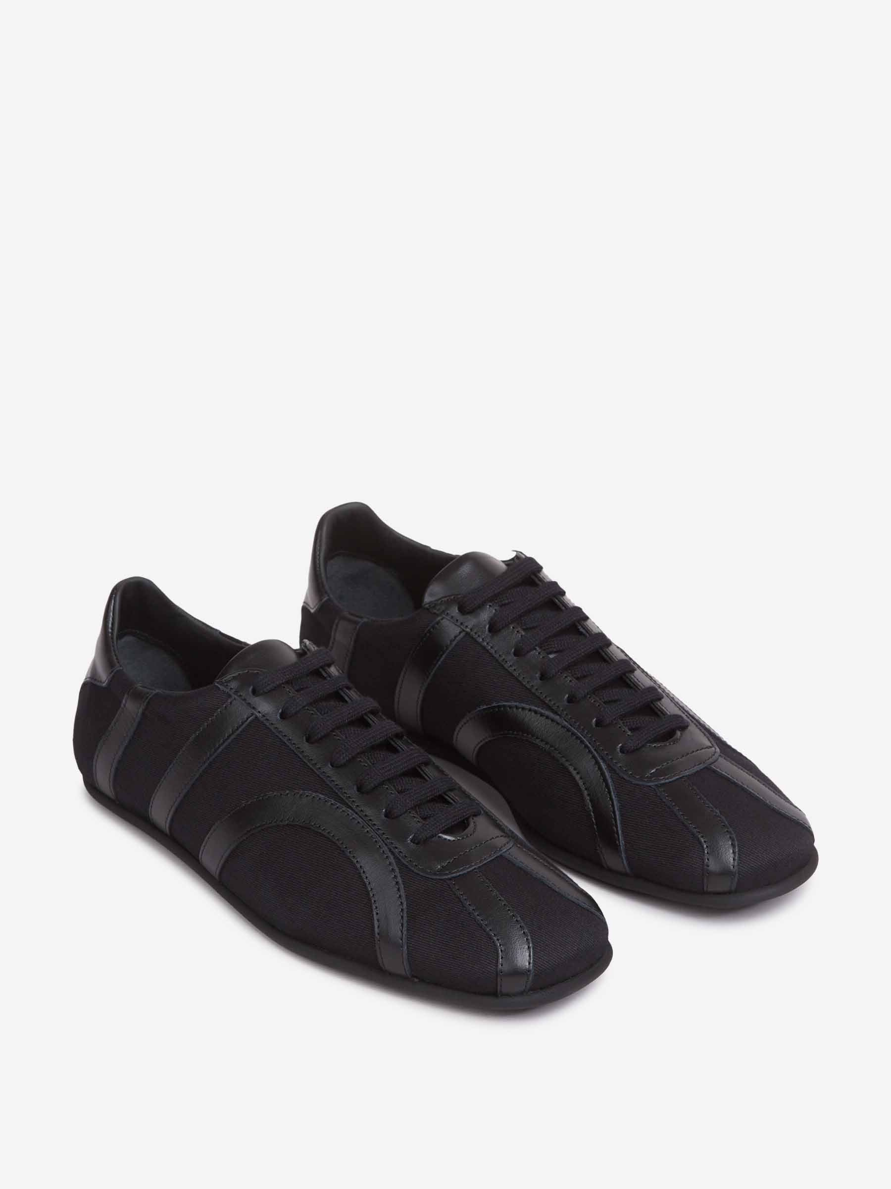 Outlet online TOTEME Mujer Zapatillas de diseño minimalista color Negro sku 802-000005 01 - Foto 2