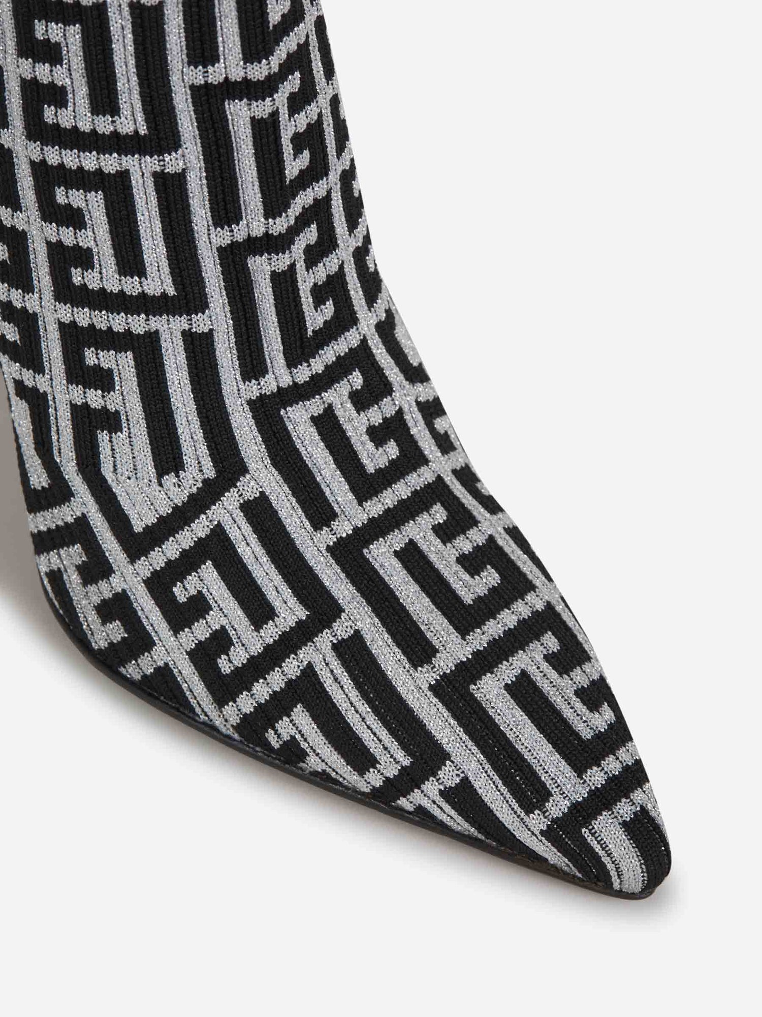 Balmain Botines Skye Monograma color Negro sku 805-000661 01 - Foto 2