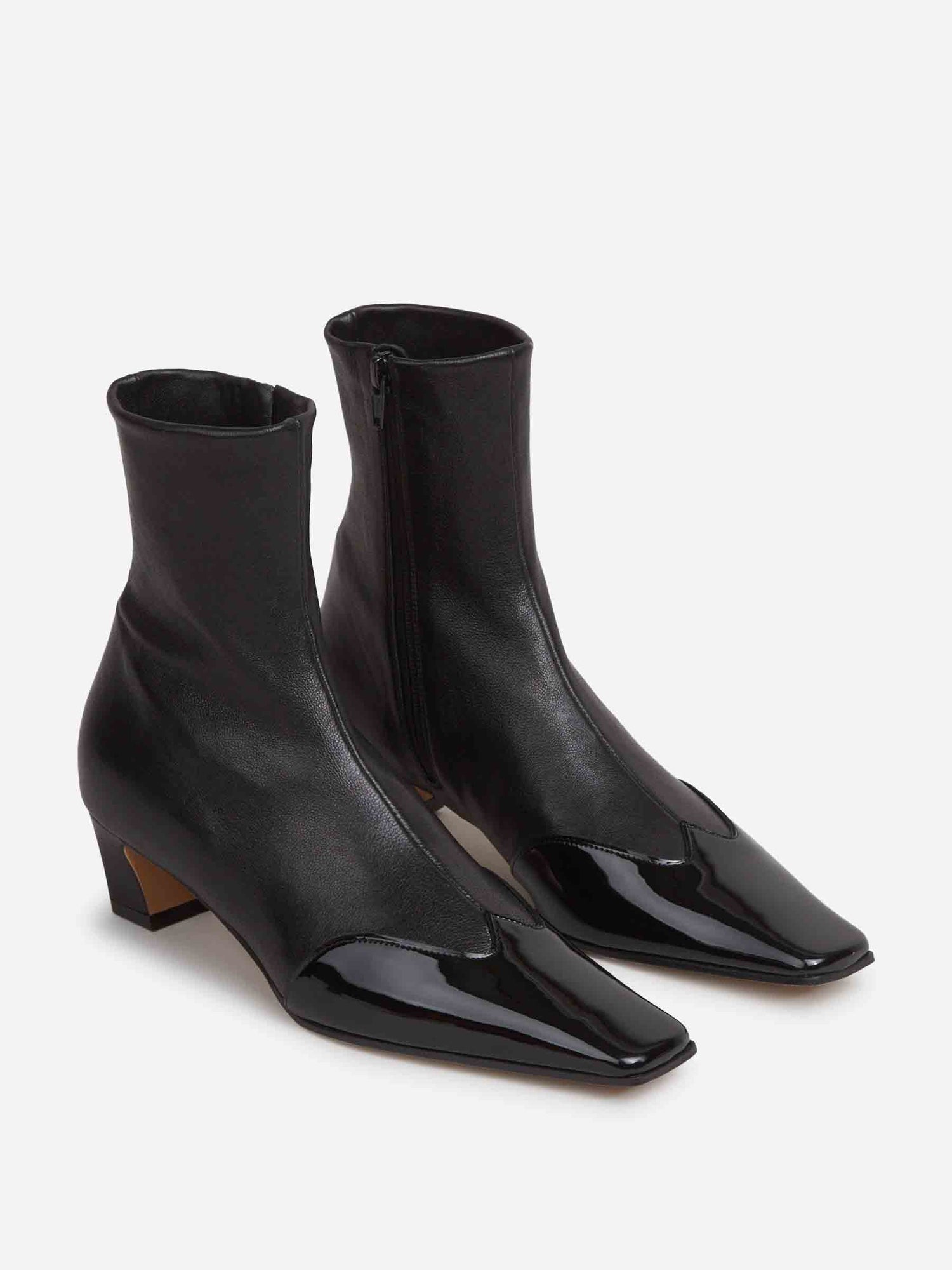 Outlet online Khaite Mujer Botines Nevada color Negro sku 805-000802 01 - Foto 2