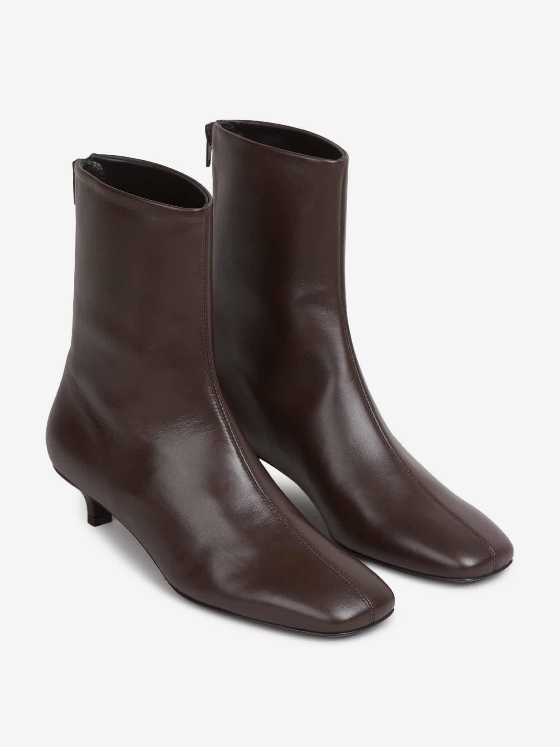 Outlet online TOTEME Mujer Botines Napa color Marrón Oscuro sku 805-000831 01 - Foto 2