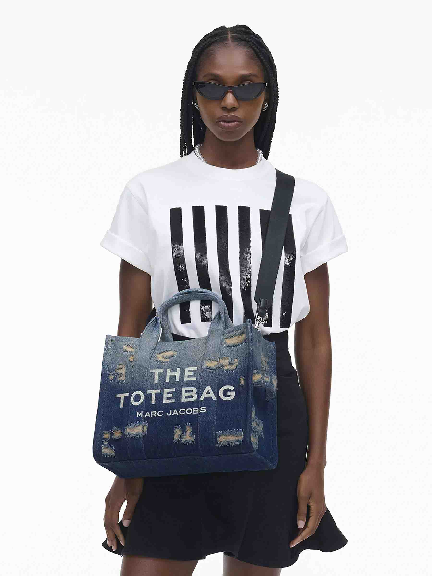Outlet online Marc Jacobs Mujer Bolso The Rip and Repair Denim Medium Tote Bag color Azul Denim sku 810-008237 01 - Foto 2
