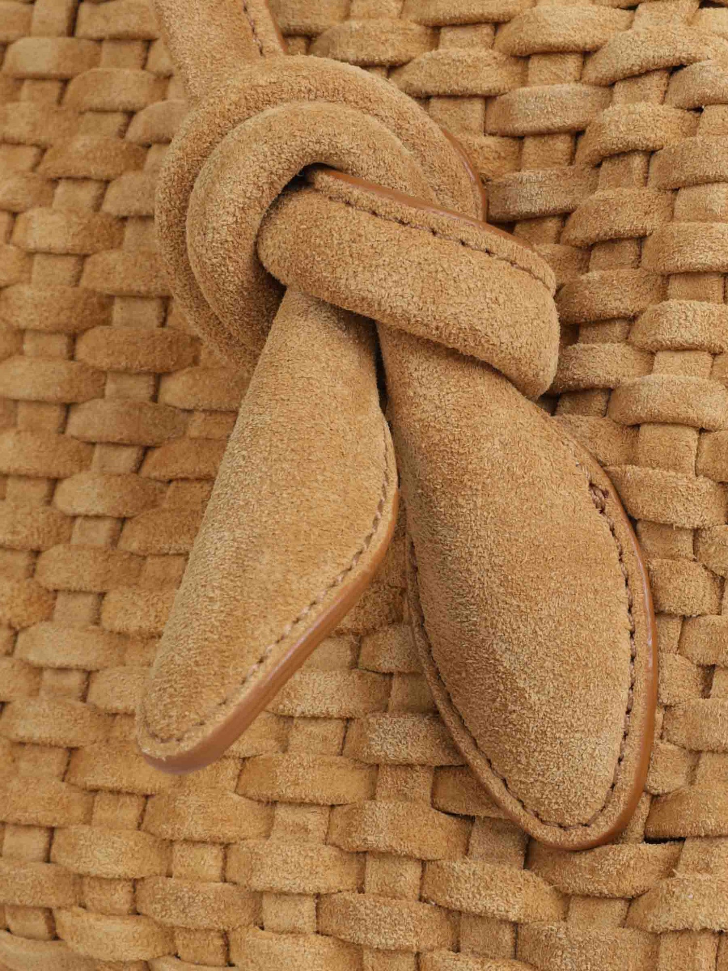 Jacquemus Mujer Barcelona Bolso Le petit Turismo color Camel sku 810-008517 01 - Foto 4