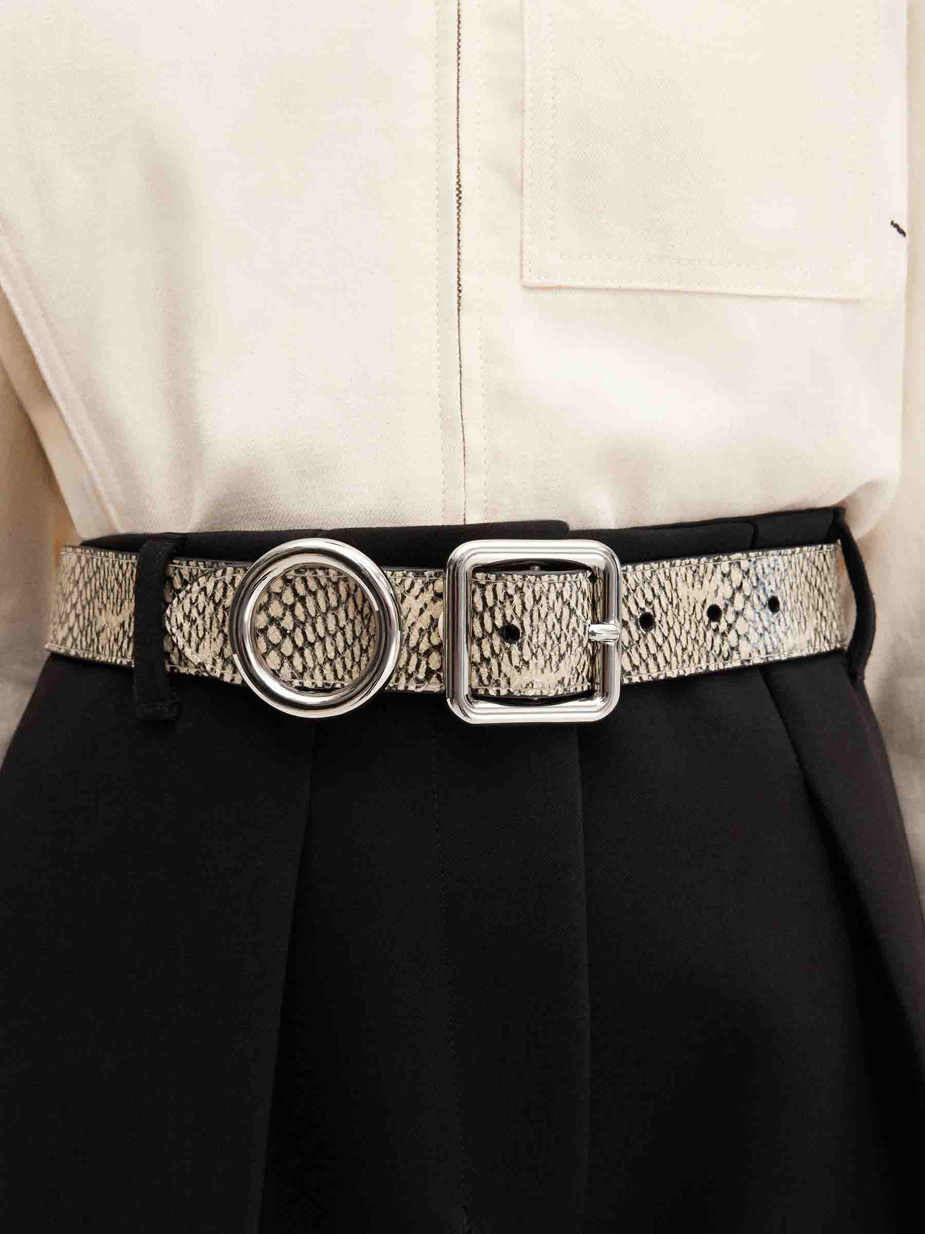 Jacquemus Mujer Barcelona Cinturón Circulo Cuadrado color Serpiente sku 830-000384 01 - Foto 2