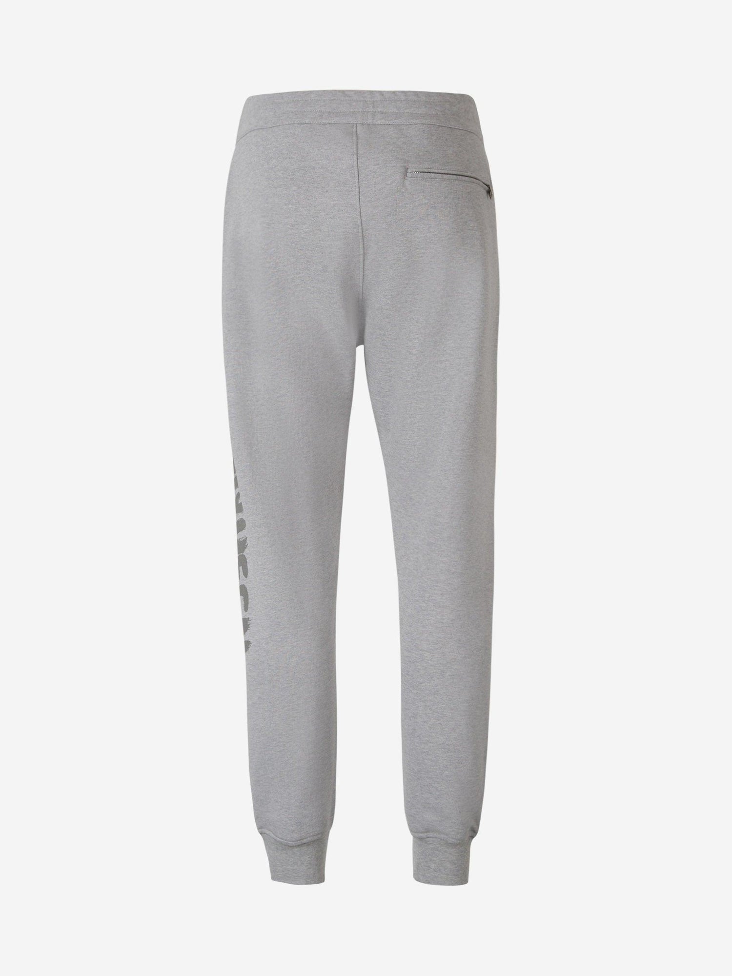 Outlet online Alexander McQueen Hombre Joggers Logo Estampado color Gris Claro sku 521-002820 01 - Foto 3