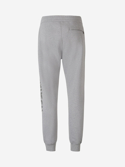 Outlet online Alexander McQueen Hombre Joggers Logo Estampado color Gris Claro sku 521-002820 01 - Foto 3