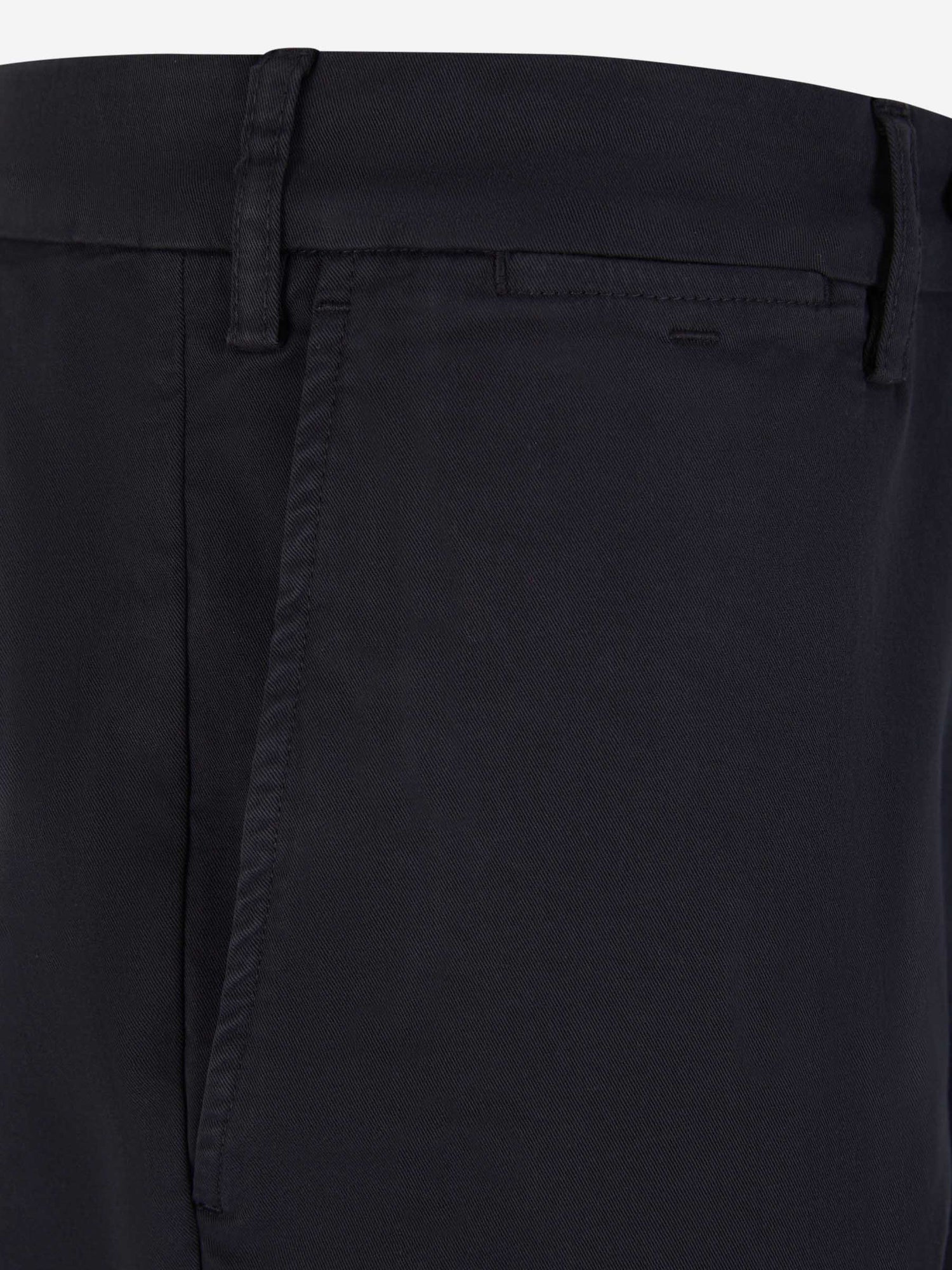 Outlet online Canali Hombre Pantalones Chinos Algodón color Azul Noche sku 521-003017 05 - Foto 3