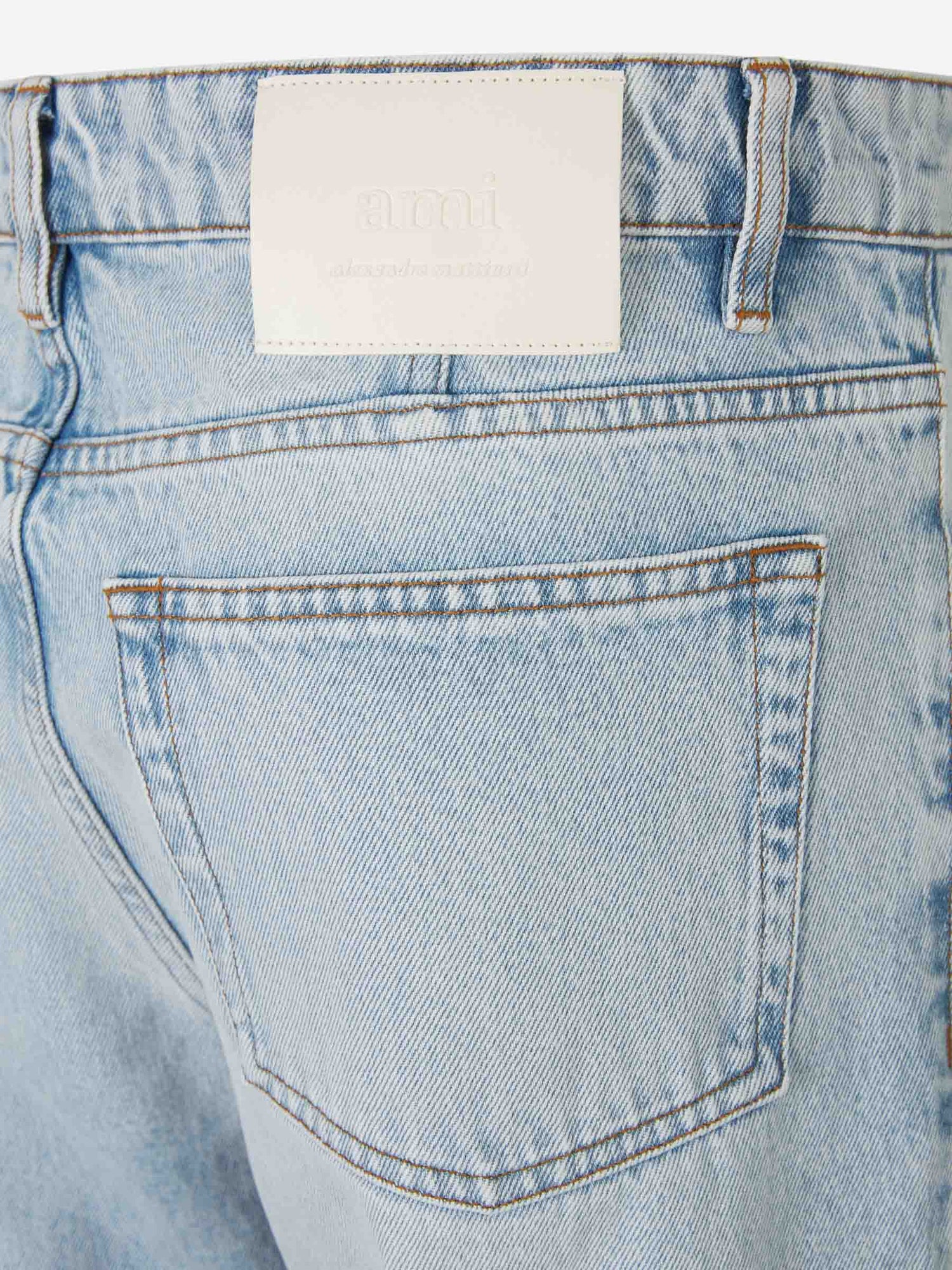Outlet online Ami Paris Hombre Jeans Straight Fit color Azul Denim Claro sku 522-002590 01 - Foto 4