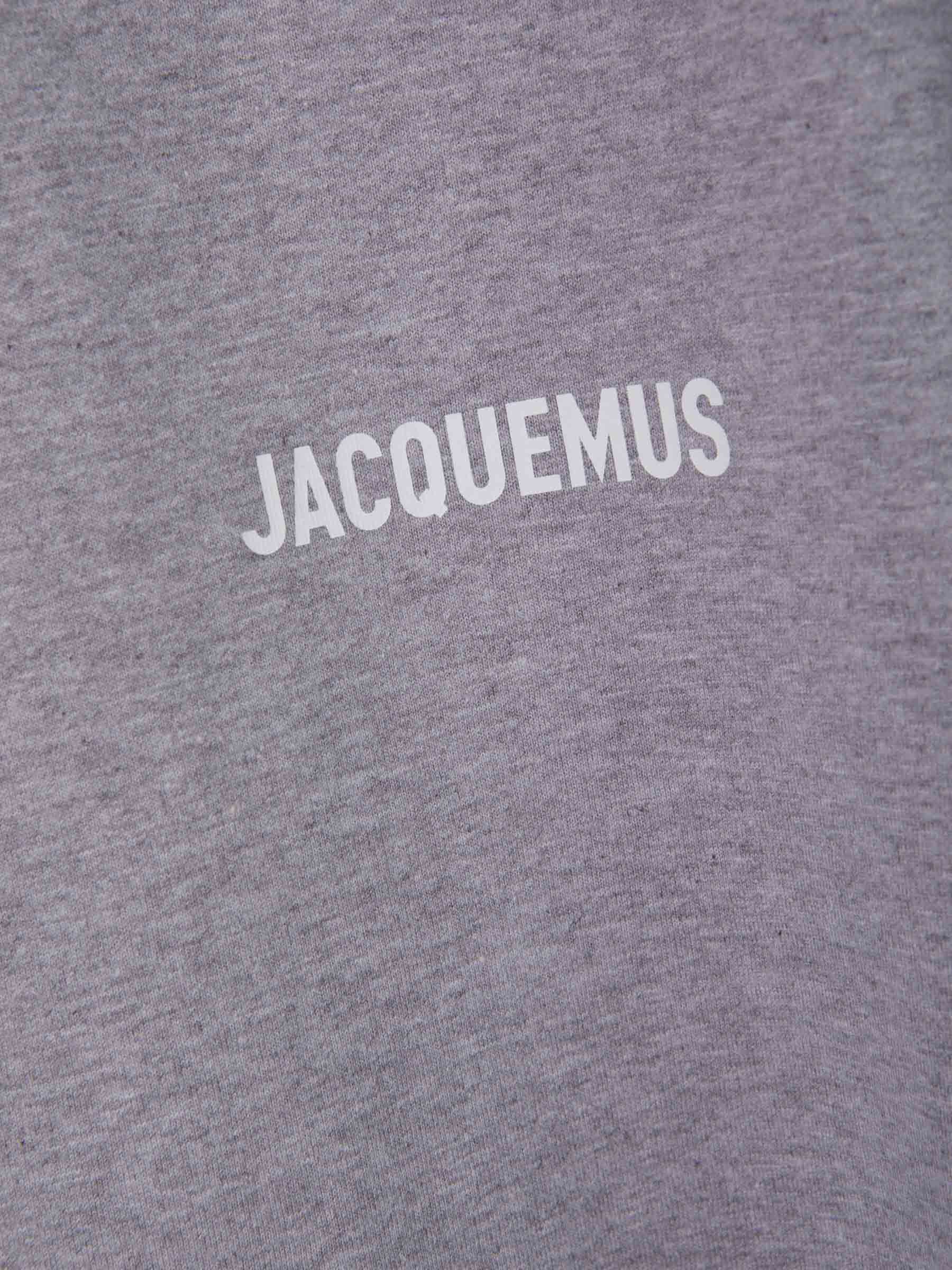 Outlet online Jacquemus Hombre Camiseta Logo Clásico color Gris Claro sku 553-003396 02 - Foto 4