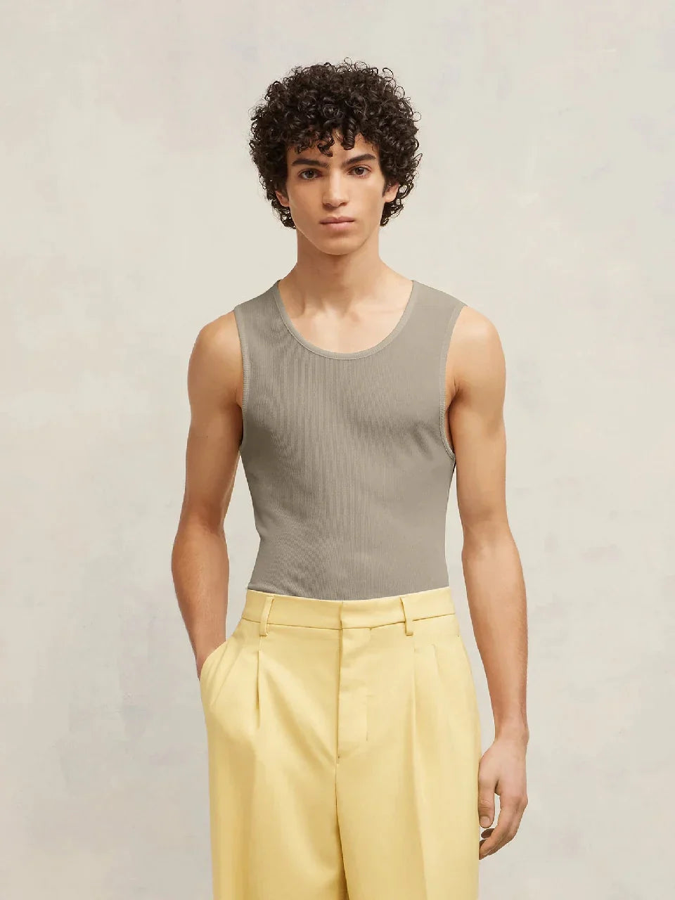 Outlet online Ami Paris Hombre Camiseta Larga Sin Mangas color Gris Claro sku 553-003279 02 - Foto 2