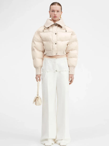 Outlet online Jacquemus Mujer Chaqueta La Doudoune Caraco color Beis sku 774-000466 01 - Foto 2