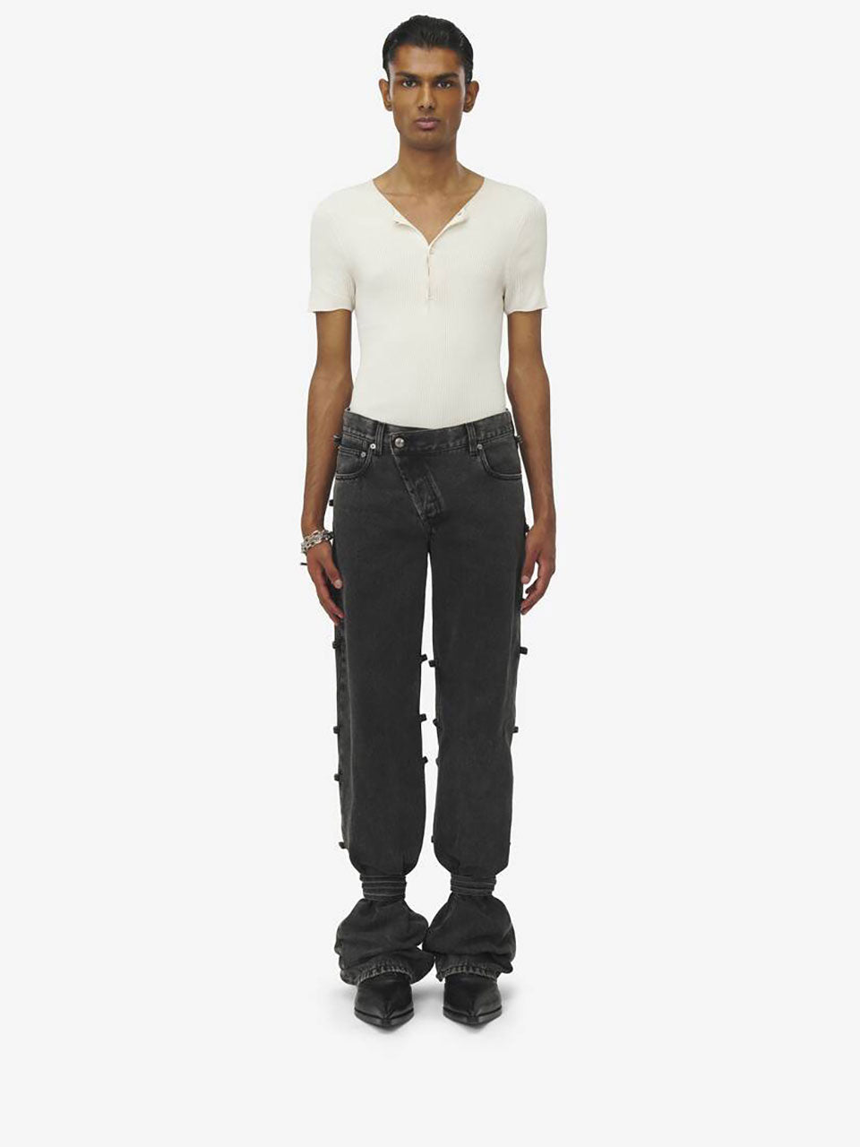 Outlet online McQueen Hombre Jeans Efecto Desgastado color Negro sku 522-002717 01 - Foto 1