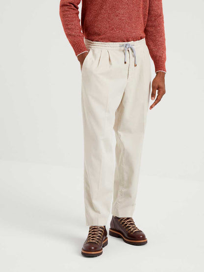 Outlet online Brunello Cucinelli Hombre Joggers Pana Plisados color Beige sku 521-003097 01 - Foto 5