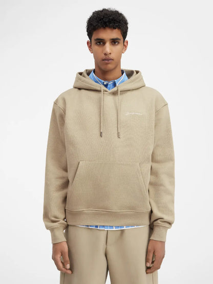 Outlet online Jacquemus Hombre Sudadera Le Sweatshirt Brodé color Marron sku 545-001453 02 - Foto 2
