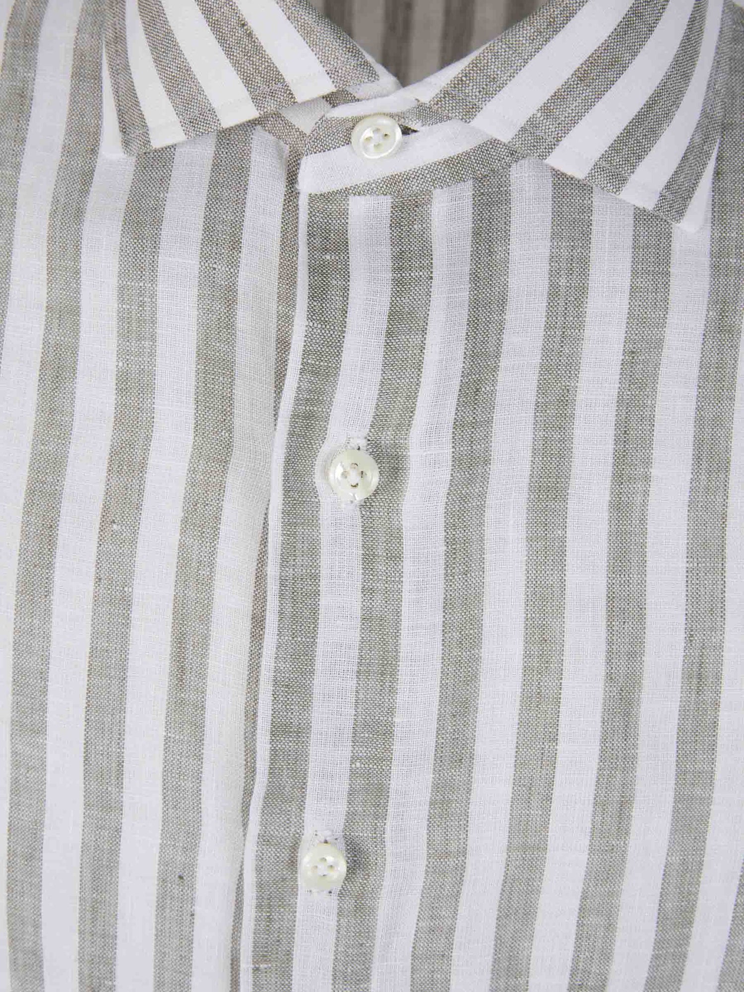 Outlet online Borrelli Hombre Camisa Motivo Rayas Lino color Verde Menta sku 531-006220 01 - Foto 3