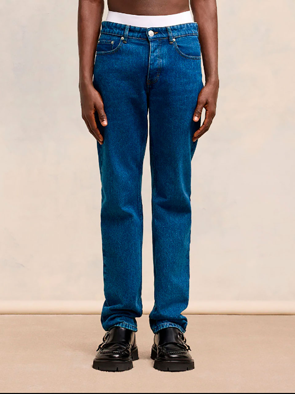 Outlet online Ami Paris Hombre Jeans Straight Fit color Azul Denim Oscuro sku 522-002678 01 - Foto 1