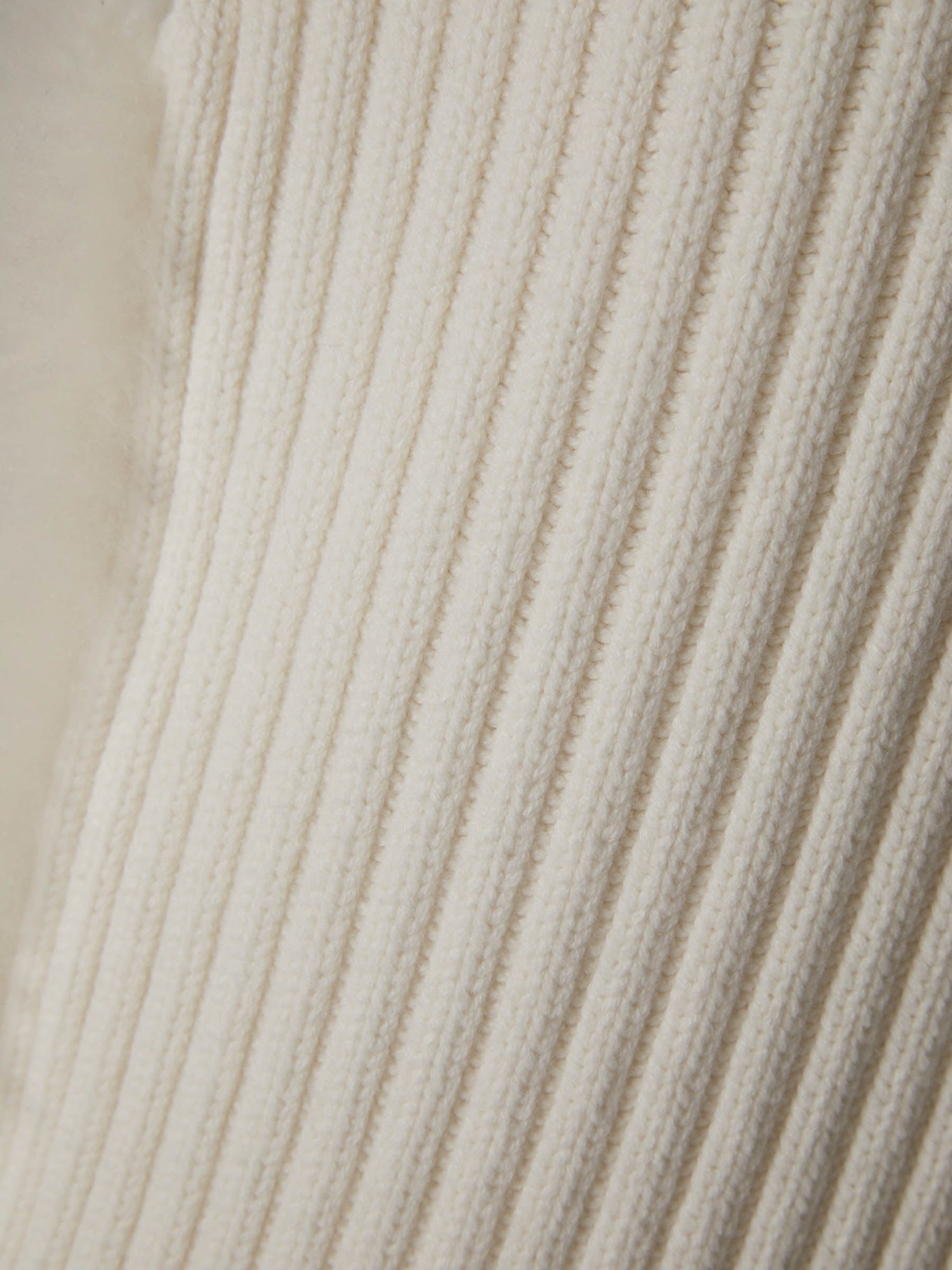 Outlet online Fabiana Filippi Mujer Chaleco Pelo Cachemira color Crema sku 775-000164 01 - Foto 5