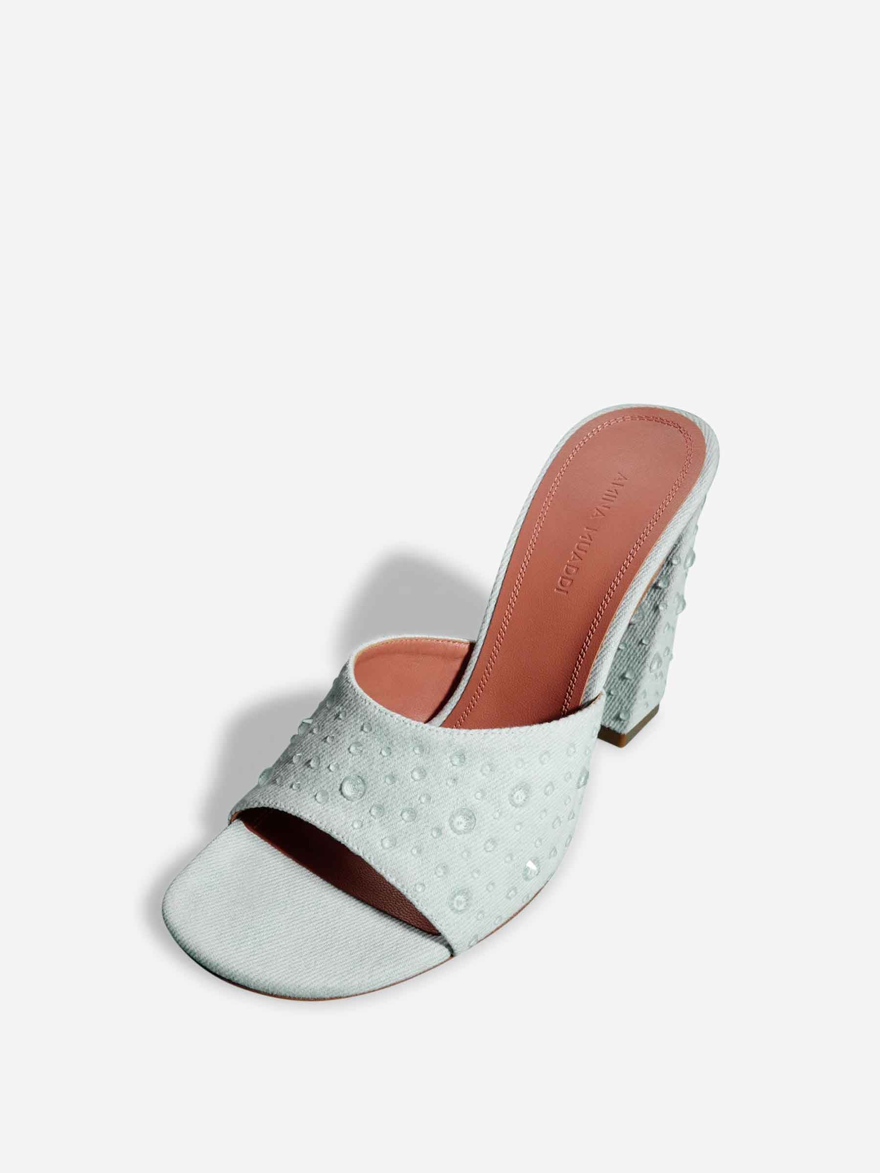 Outlet online Amina Muaddi Mujer Sandalias Tacón Brigitte color Azul Denim Oscuro sku 800-005317 01 - Foto 4