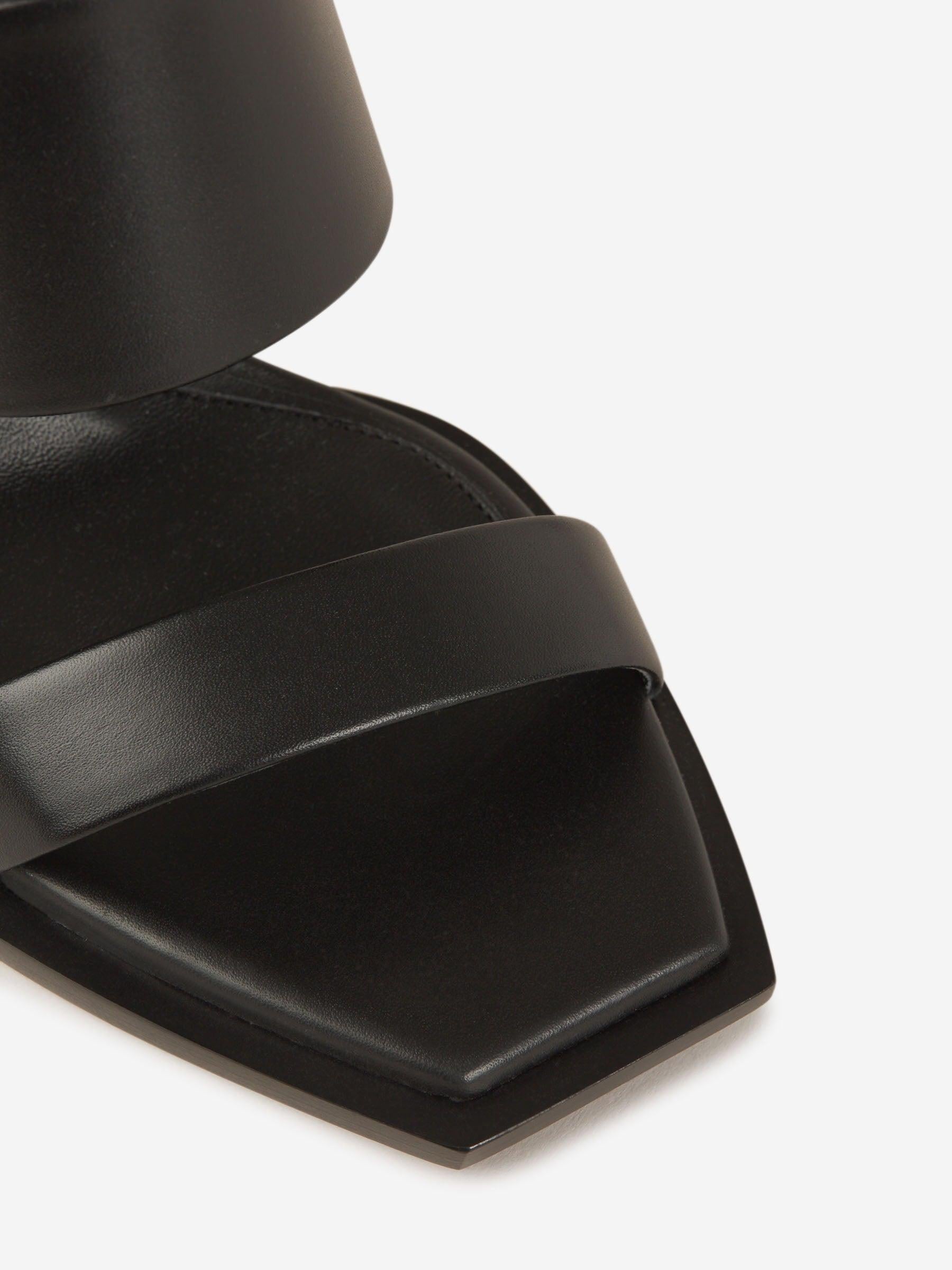 Outlet online Alexander McQueen Mujer Mules Tacón Geométrico color Negro sku 800-005108 01 - Foto 5