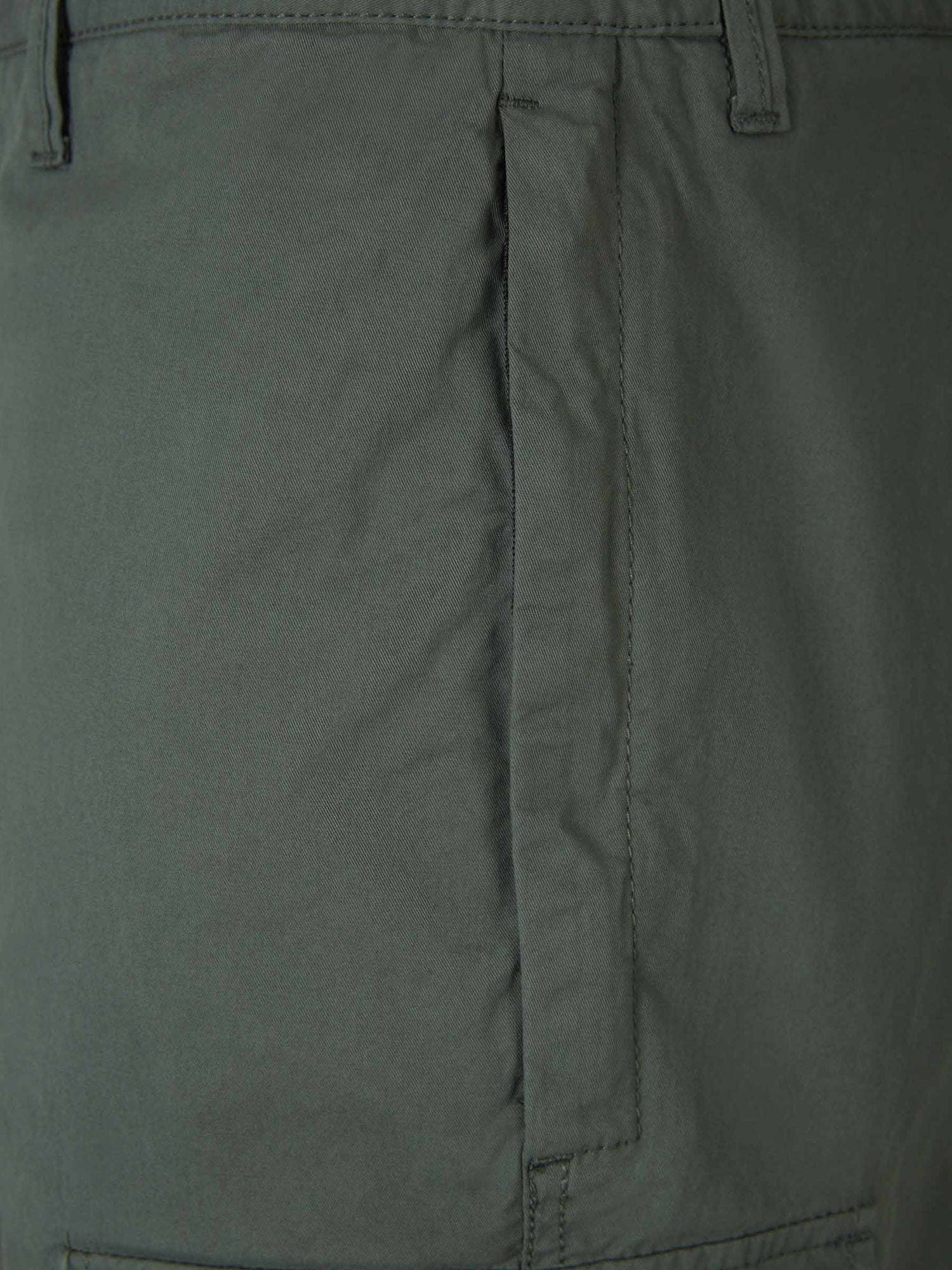Outlet online Stone Island Hombre Bermudas Cargo Logo color Verde Oscuro sku 523-000976 03 - Foto 4