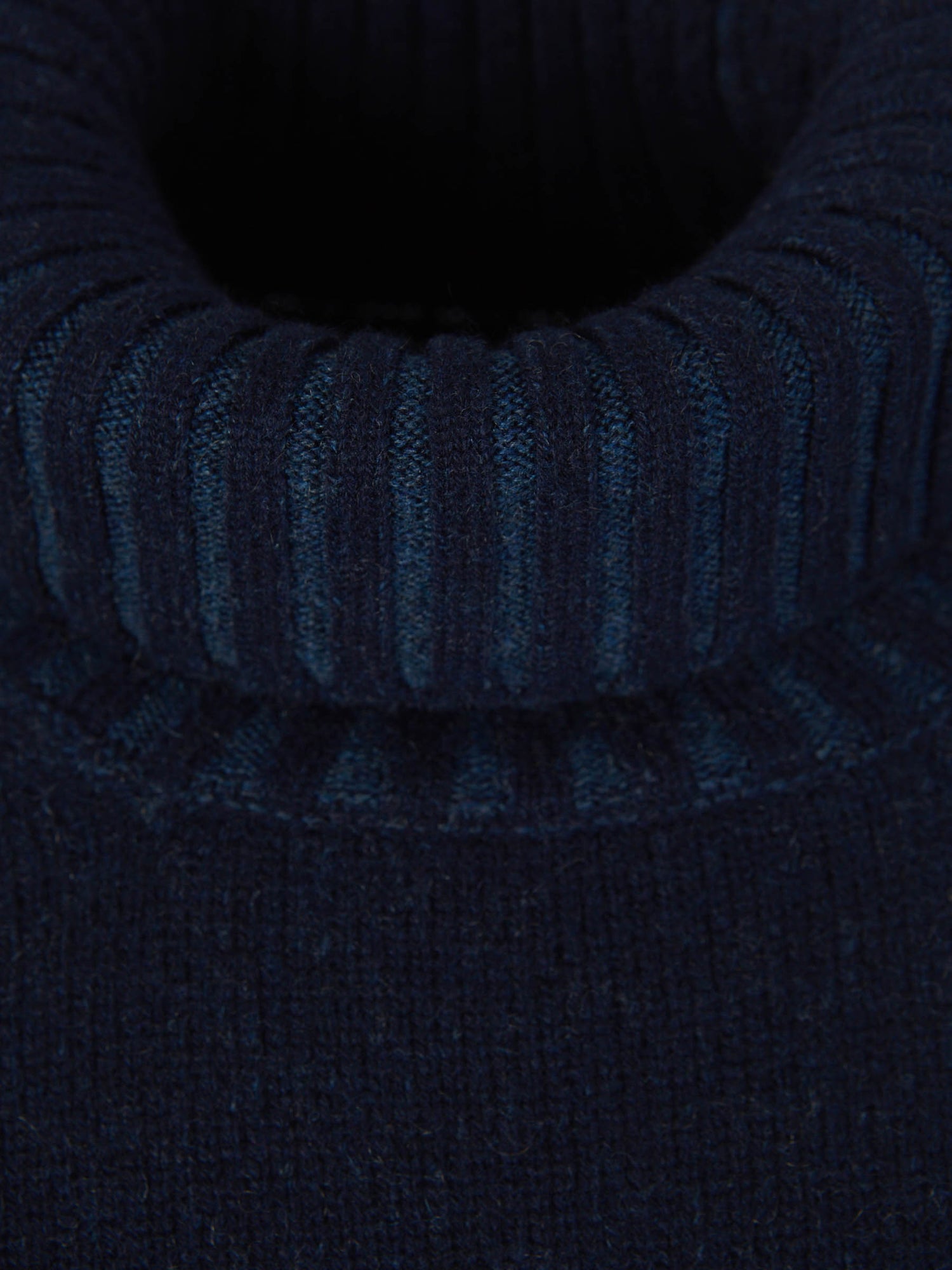 Santa Eulalia Jersey Punto Cashmere color Azul Marino sku 542-002317 01 - Foto 3
