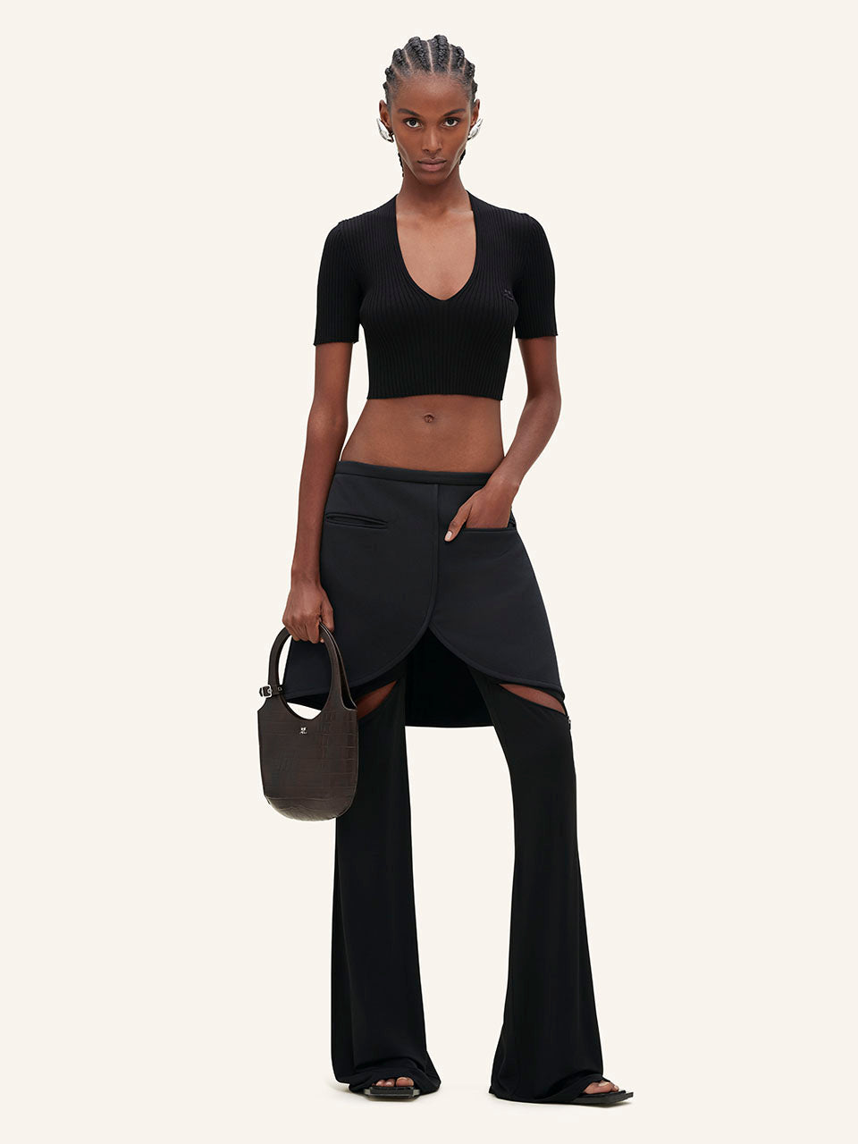 Outlet online Courrèges Mujer Top Acanalado Logo color Negro sku 711-003223 01 - Foto 1