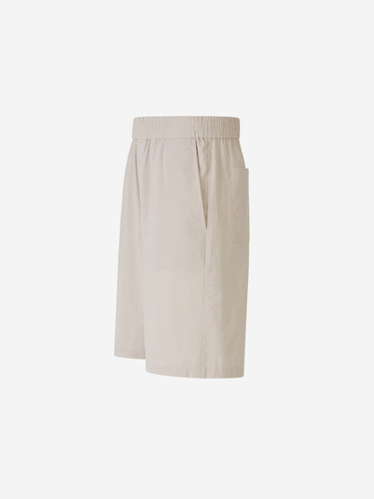 Outlet online Ami Paris Hombre Bermudas Crepé Algodón color Gris Claro sku 523-000943 02 - Foto 2
