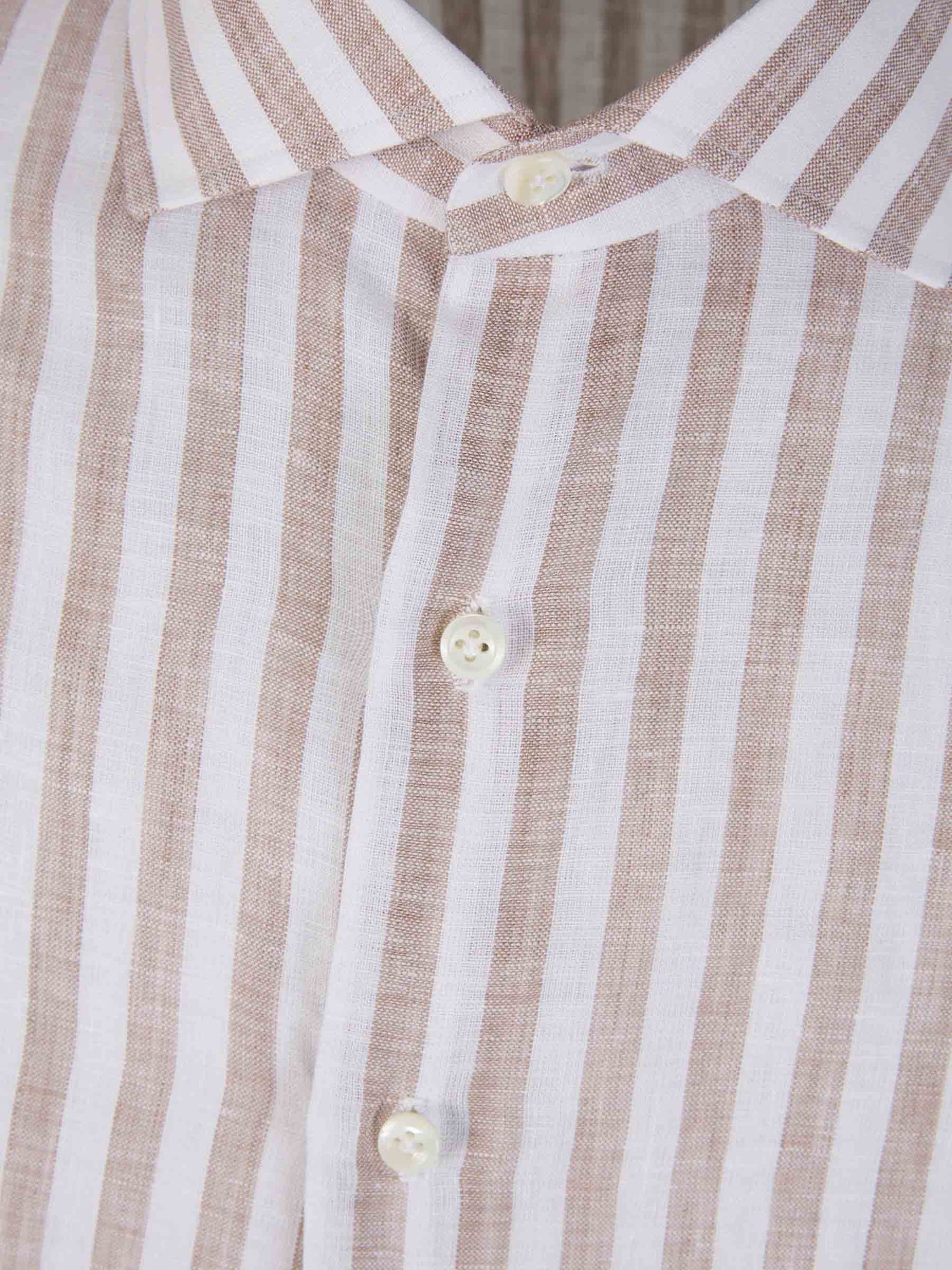 Outlet online Borrelli Hombre Camisa Motivo Rayas Lino color Terracota sku 531-006220 02 - Foto 3