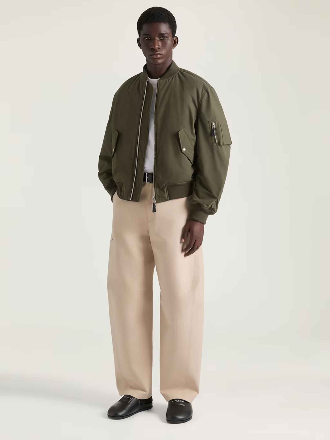 Outlet online Givenchy Hombre Pantalones Anchos Casual color Beige sku 521-003523 01 - Foto 2