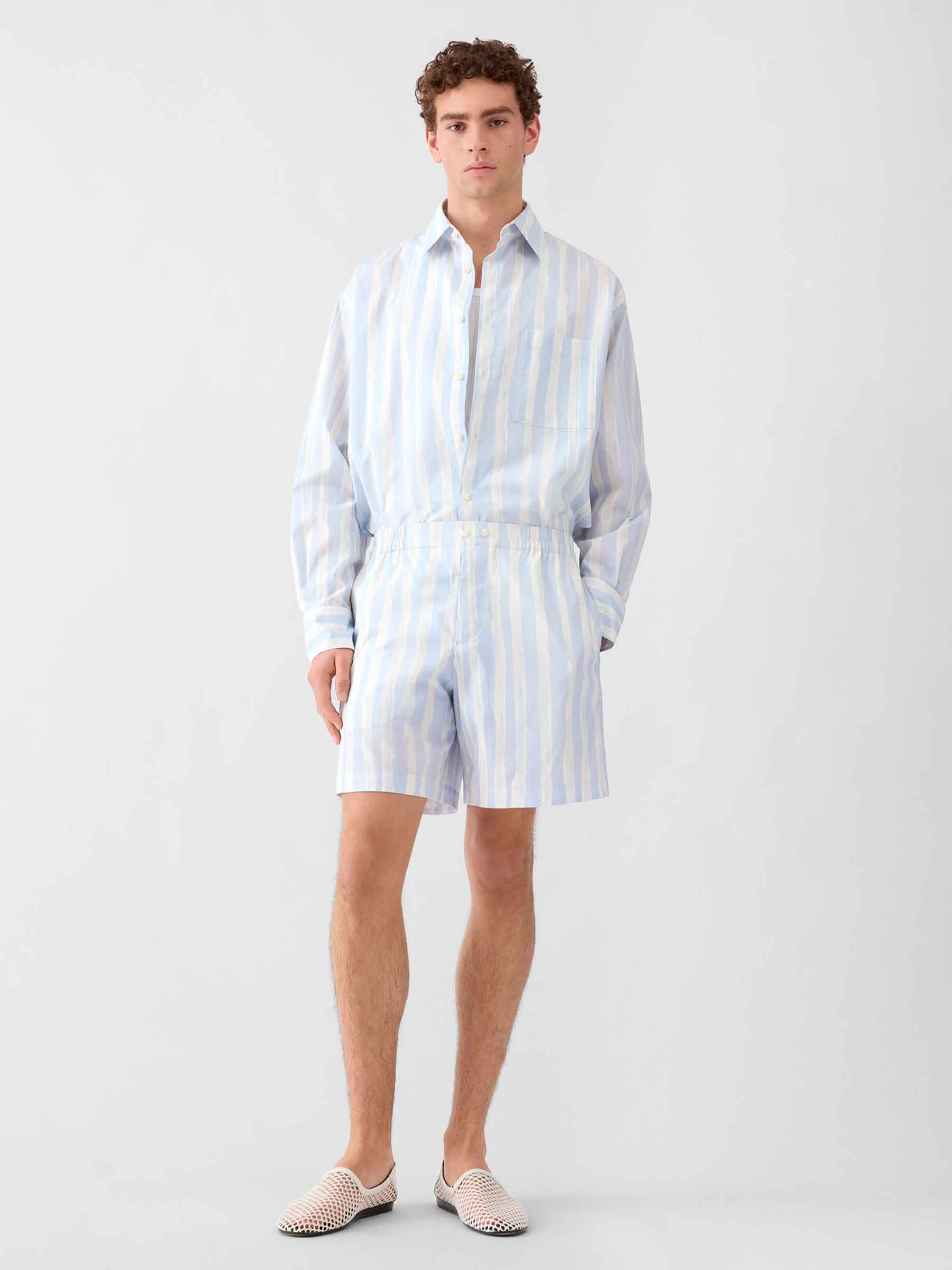 Outlet online Jacquemus Hombre Bermudas Rectas color Azul Celeste sku 523-001288 01 - Foto 2