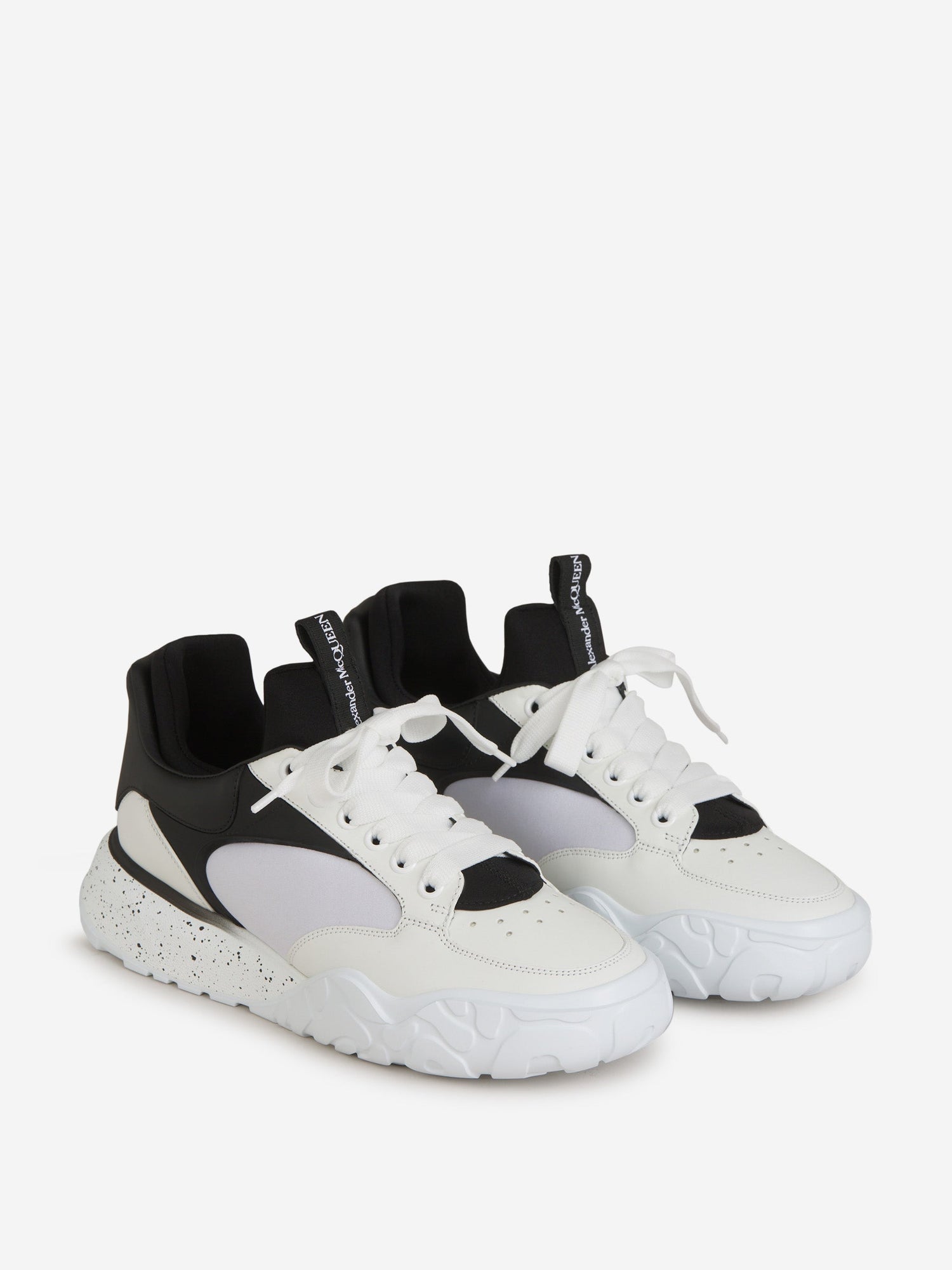 Outlet online Alexander McQueen Hombre Sneakers New Court Eco color Blanco sku 616-002636 01 - Foto 2