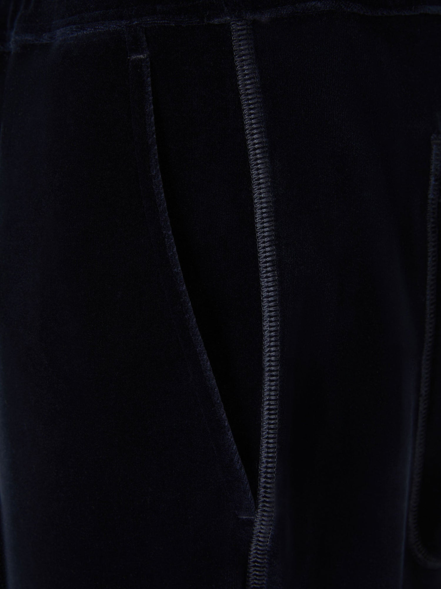 Outlet online Tom Ford Hombre Joggers Terciopelo Algodón color Azul Noche sku 521-002826 01 - Foto 3