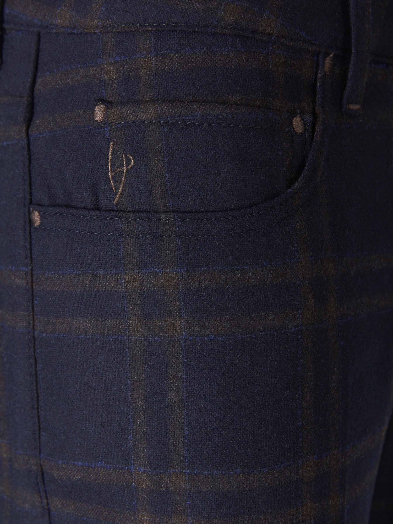 Hand Picked Pantalones Rovelo Lana color Azul Noche sku 522-002040 01 - Foto 3