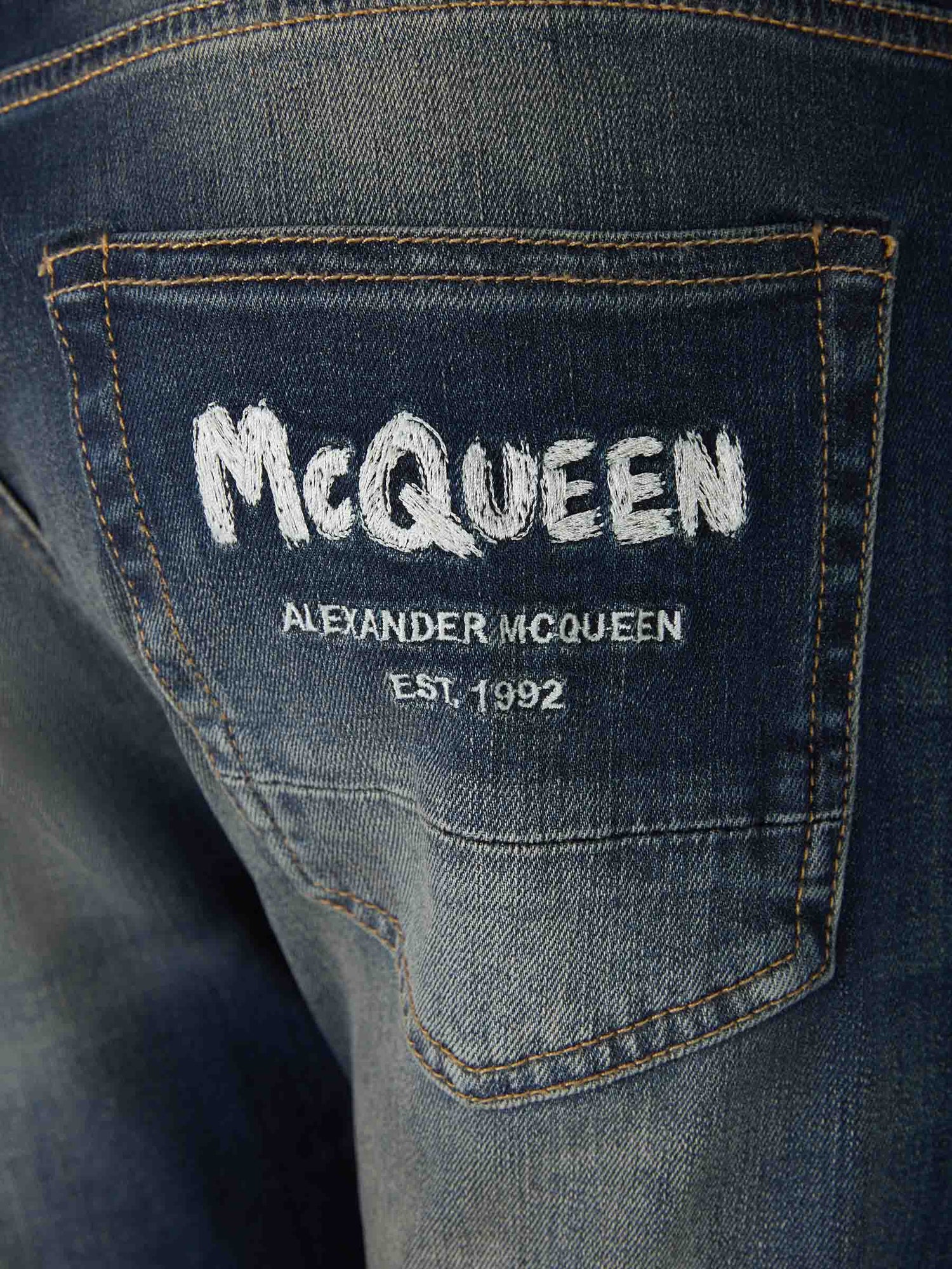 Alexander McQueen Jeans Logo Graffiti color Azul Cobalto sku 522-002366 01 - Foto 4