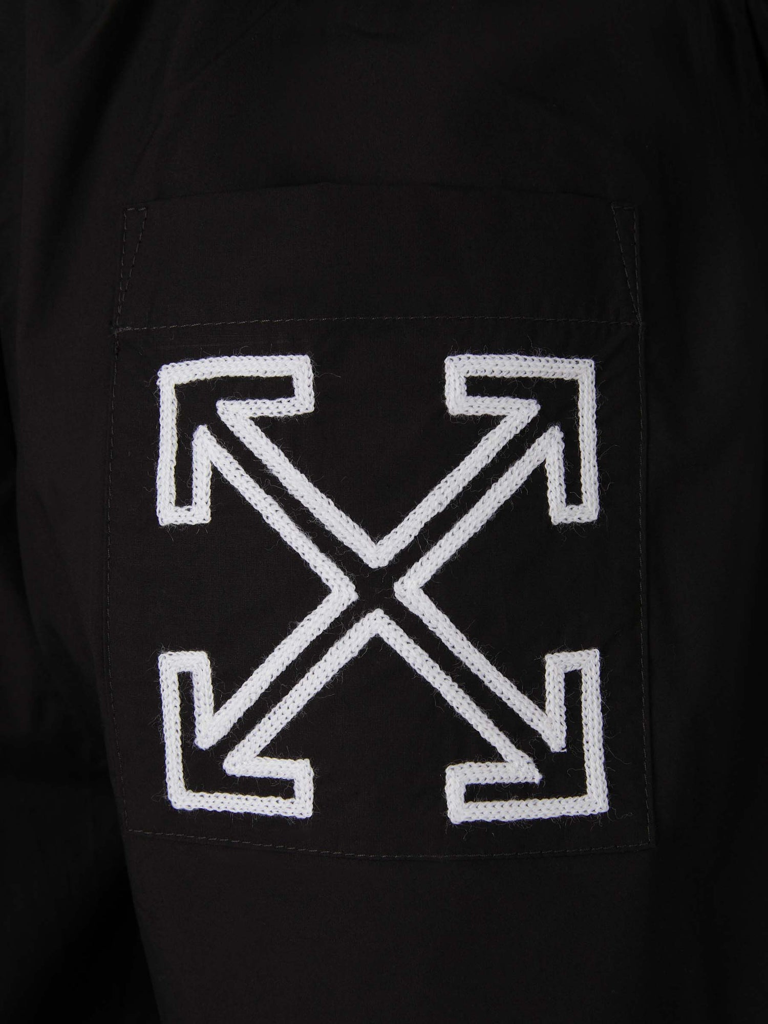 Off-White Bermudas Arrow Algodón color Verde Militar sku 523-000837 02 - Foto 5