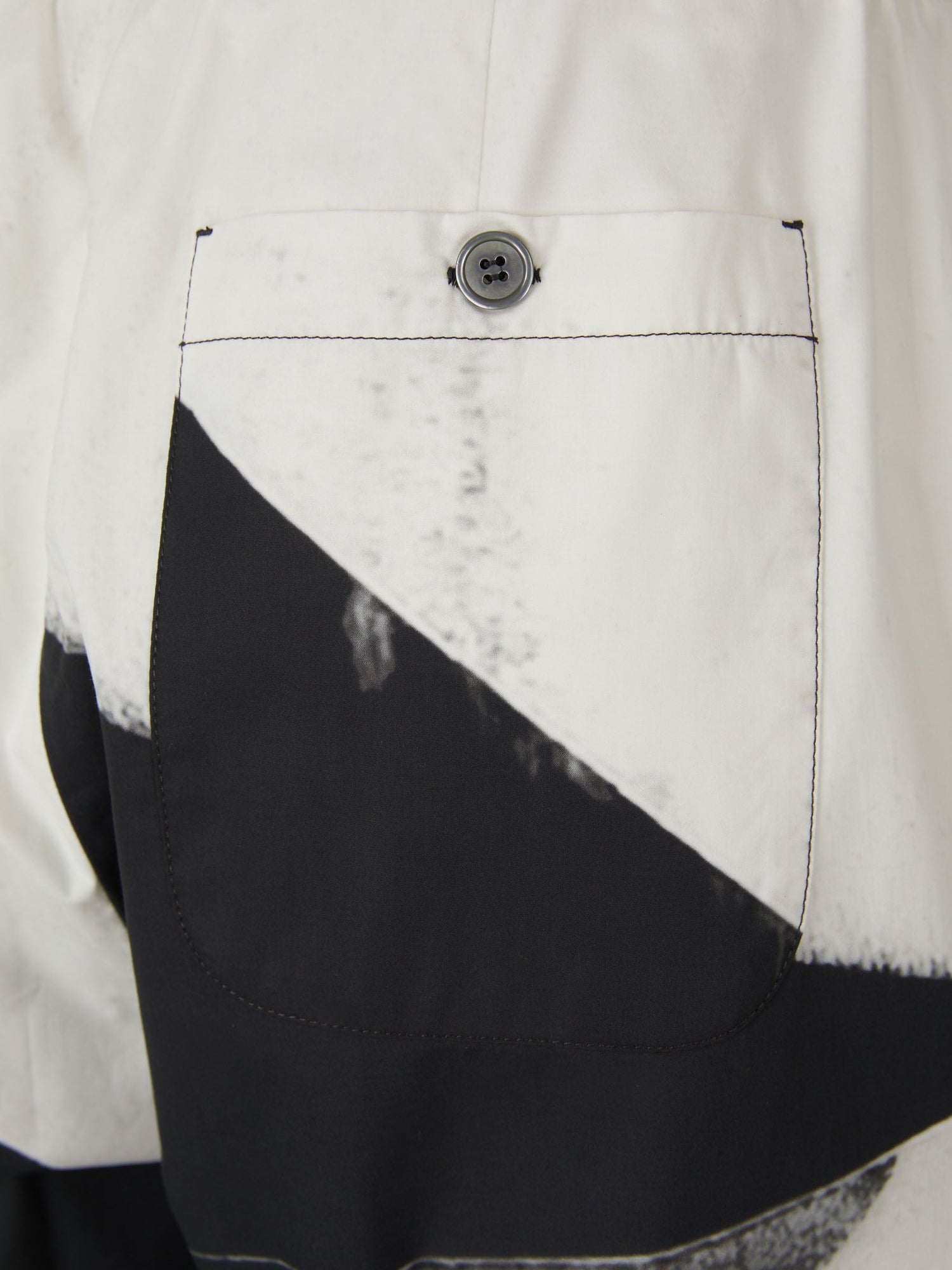 Alexander McQueen Bermudas Algodón Estampado color Crema sku 523-000844 01 - Foto 3