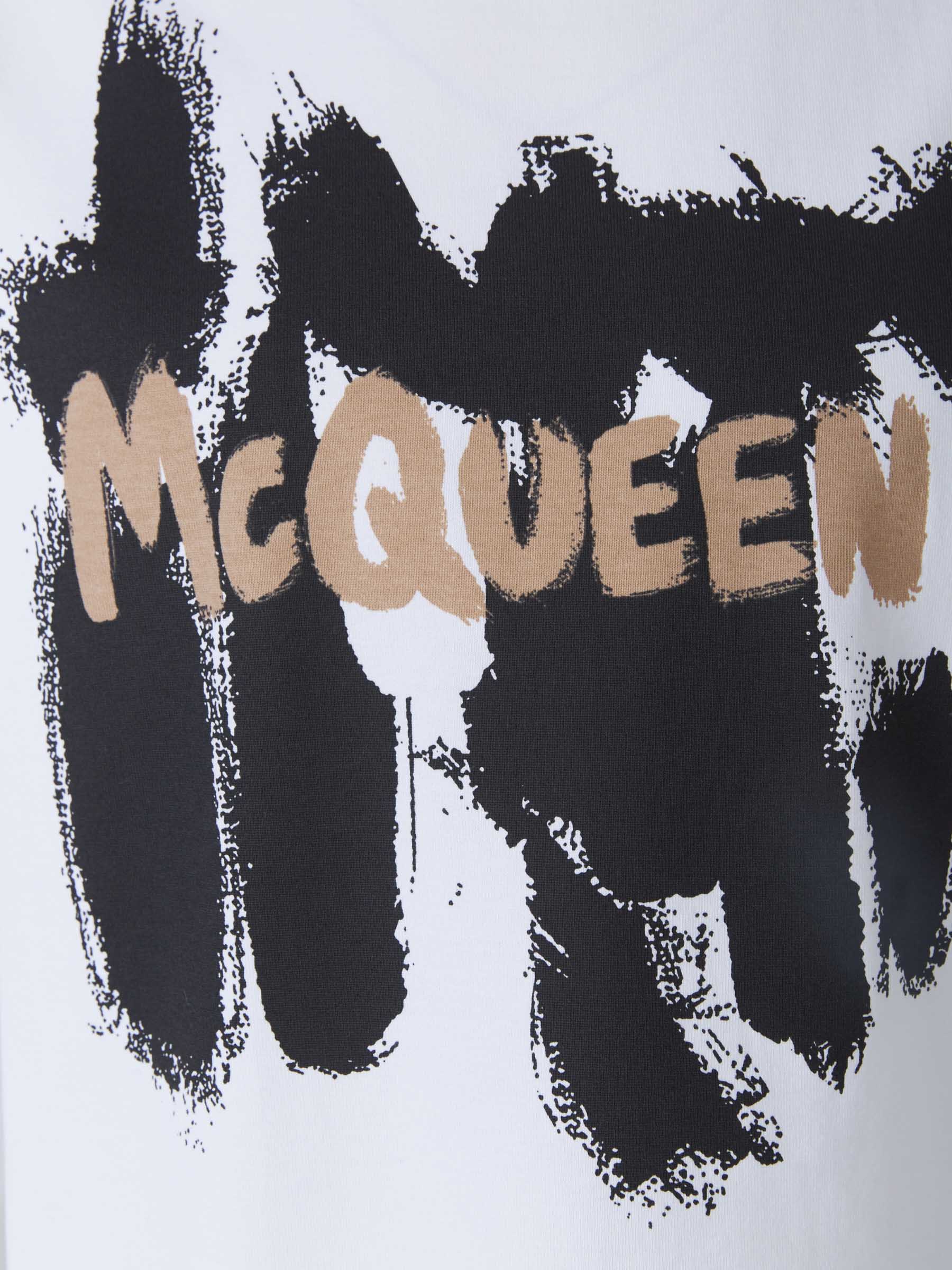 Alexander McQueen Camiseta Logo Motivo Graffiti color Blanco sku 553-002659 01 - Foto 4