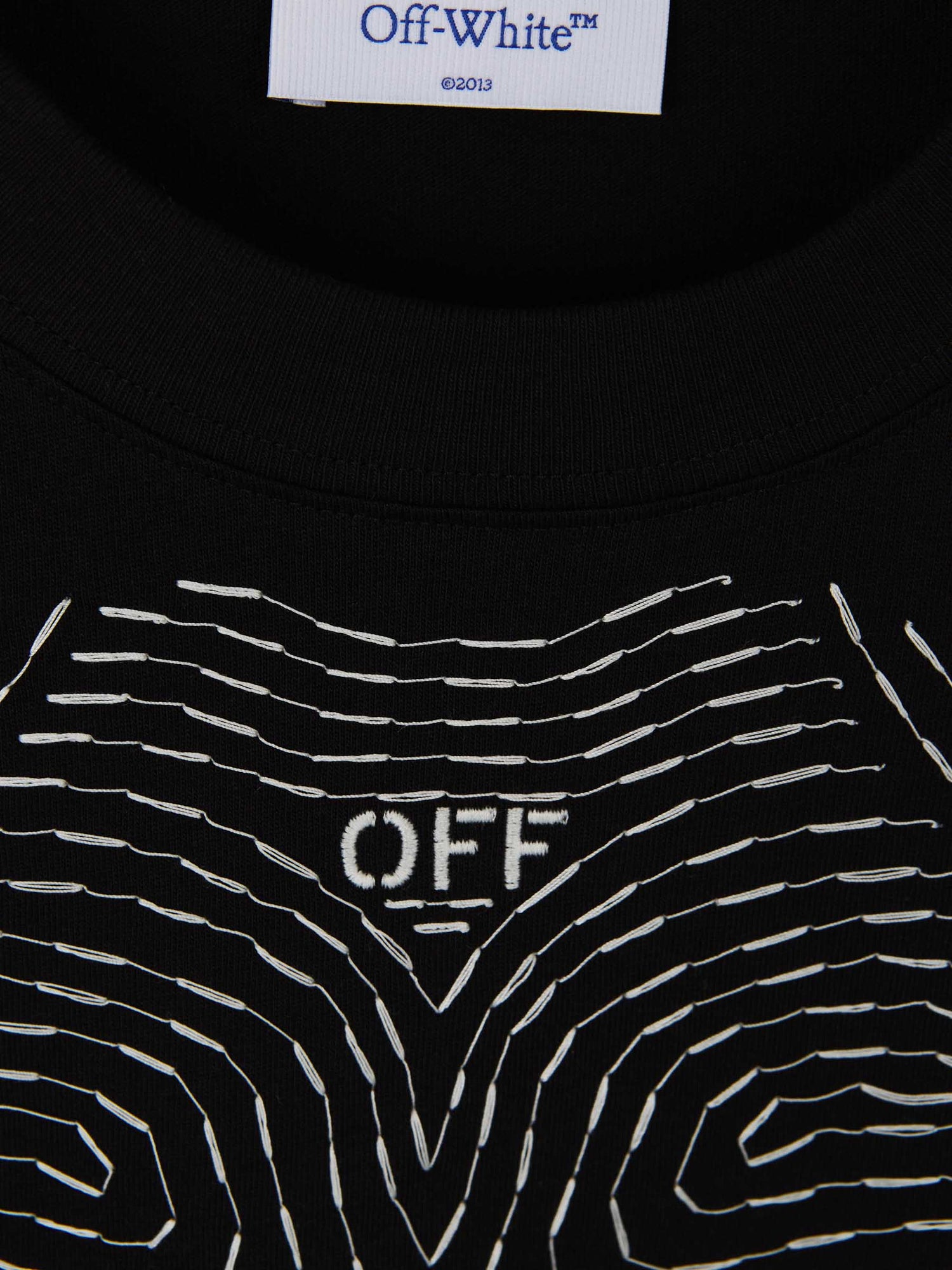 Off-White Camiseta Gráfico Estampado color Negro sku 553-003114 01 - Foto 3