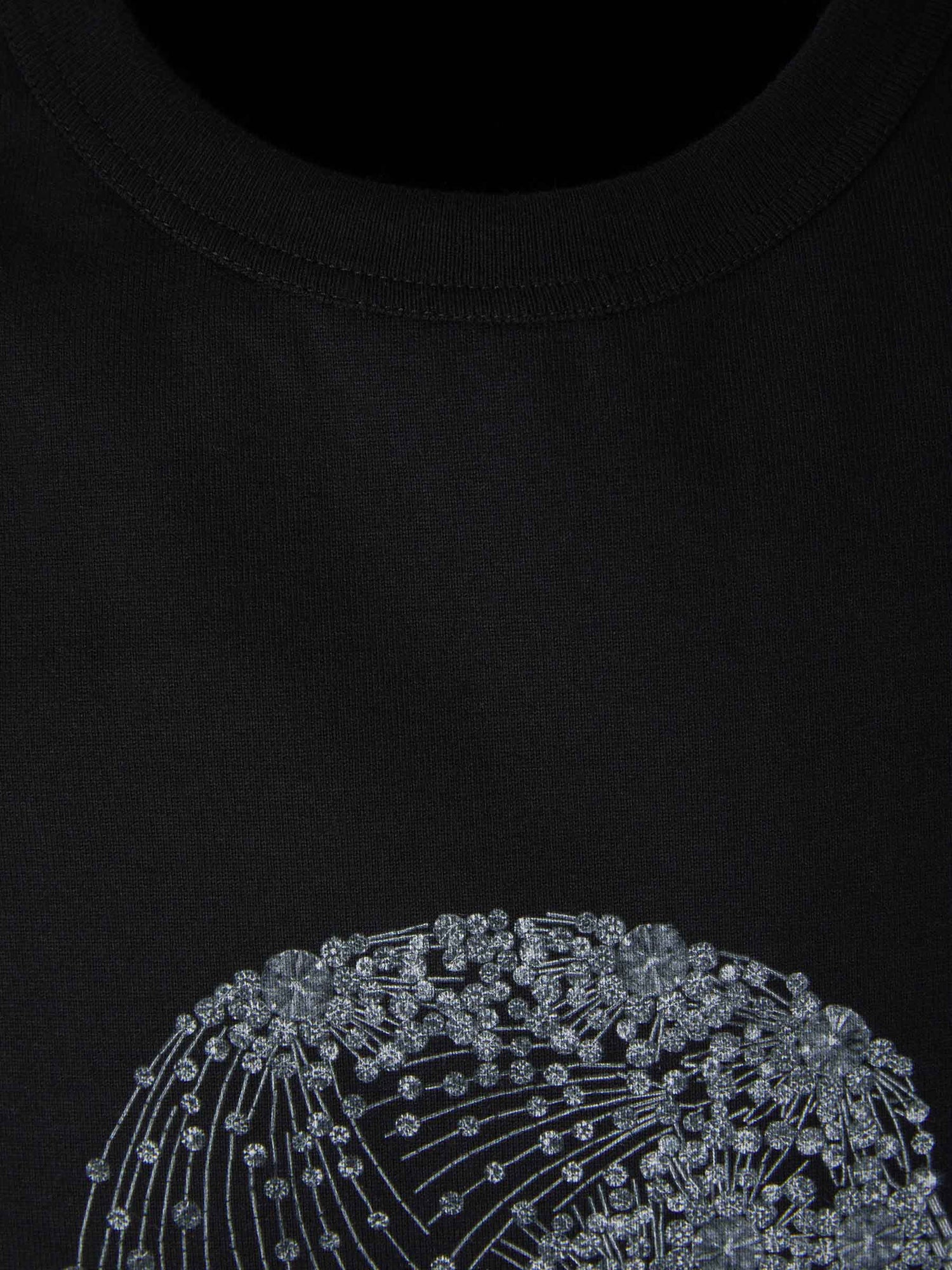 Alexander McQueen Camiseta Calavera Estampada color Negro sku 553-003180 01 - Foto 3