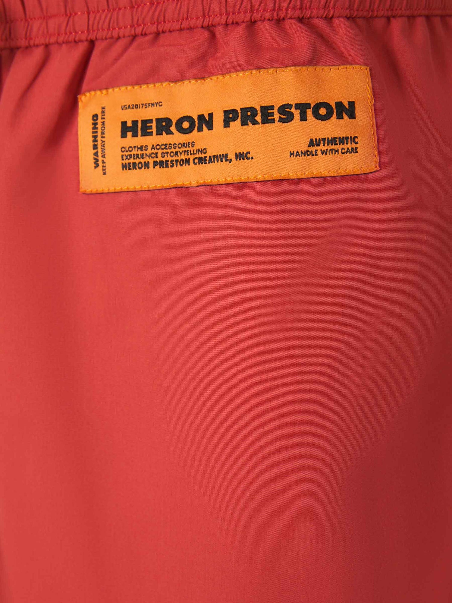 Heron Preston Bañador Técnico Parche color Rojo sku 561-001260 01 - Foto 4