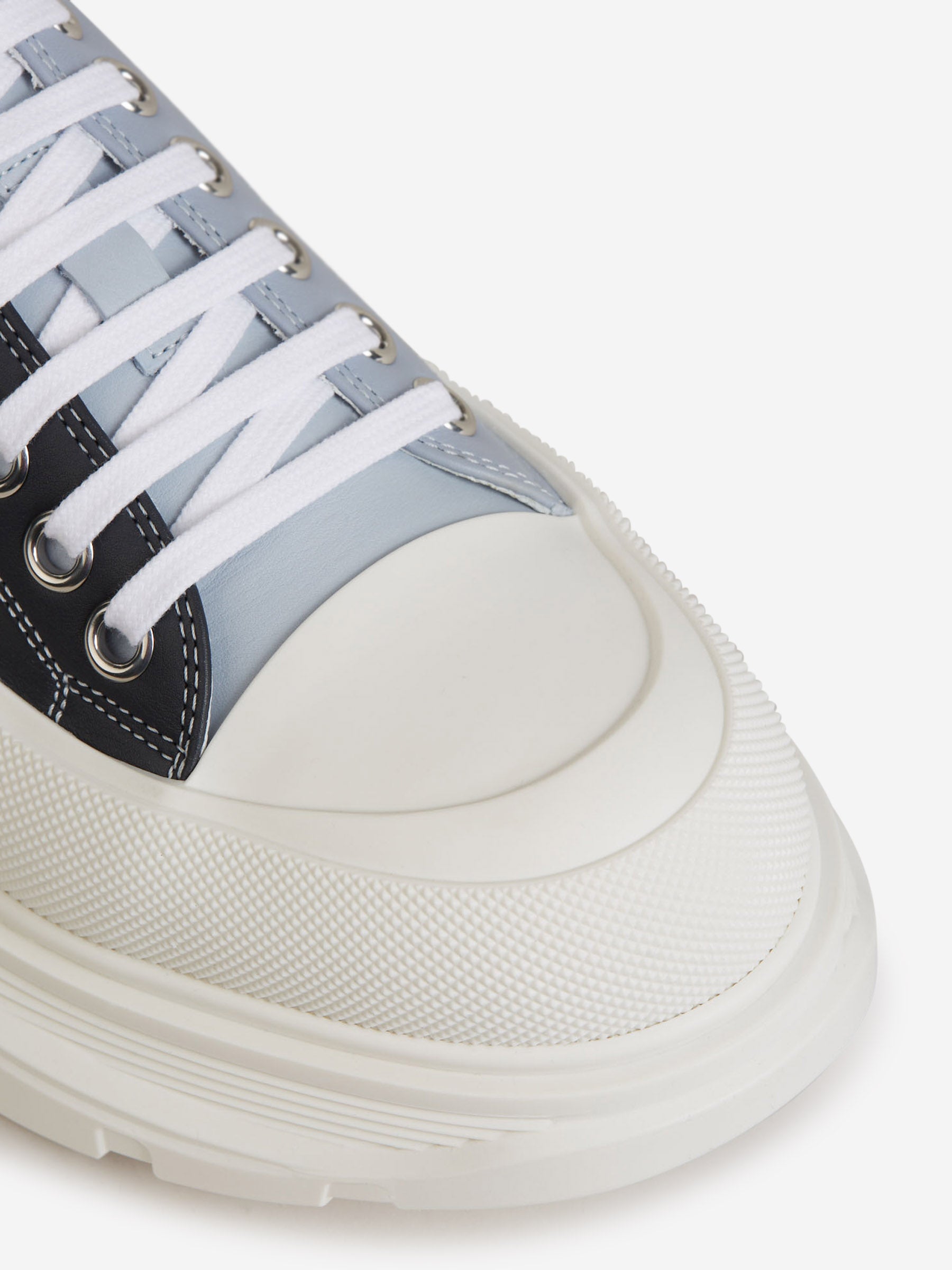 Outlet online Alexander McQueen Hombre Sneakers Tread Slick color Azul Noche sku 611-004075 01 - Foto 4