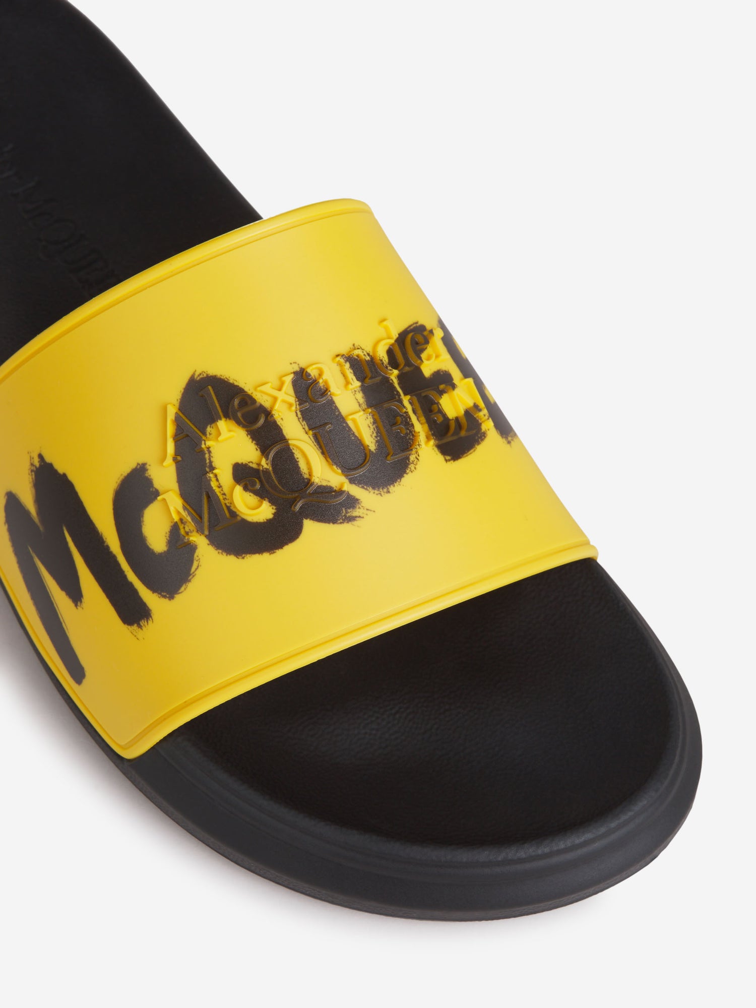 Alexander McQueen Sandalias Logo Graffiti color Amarillo sku 613-000394 01 - Foto 4
