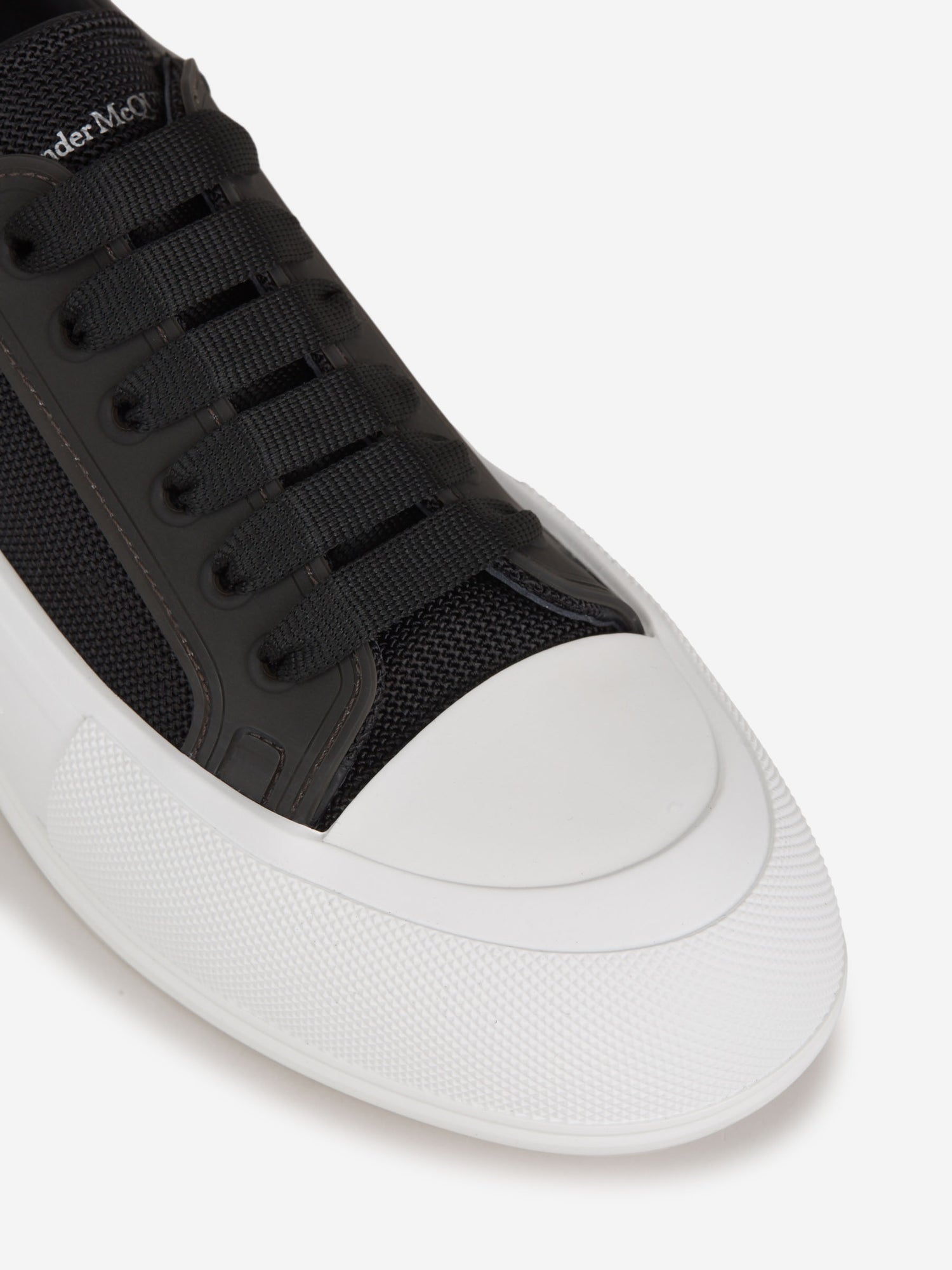 Alexander McQueen Sneakers Deck Plimsoll color Negro sku 616-002038 01 - Foto 4