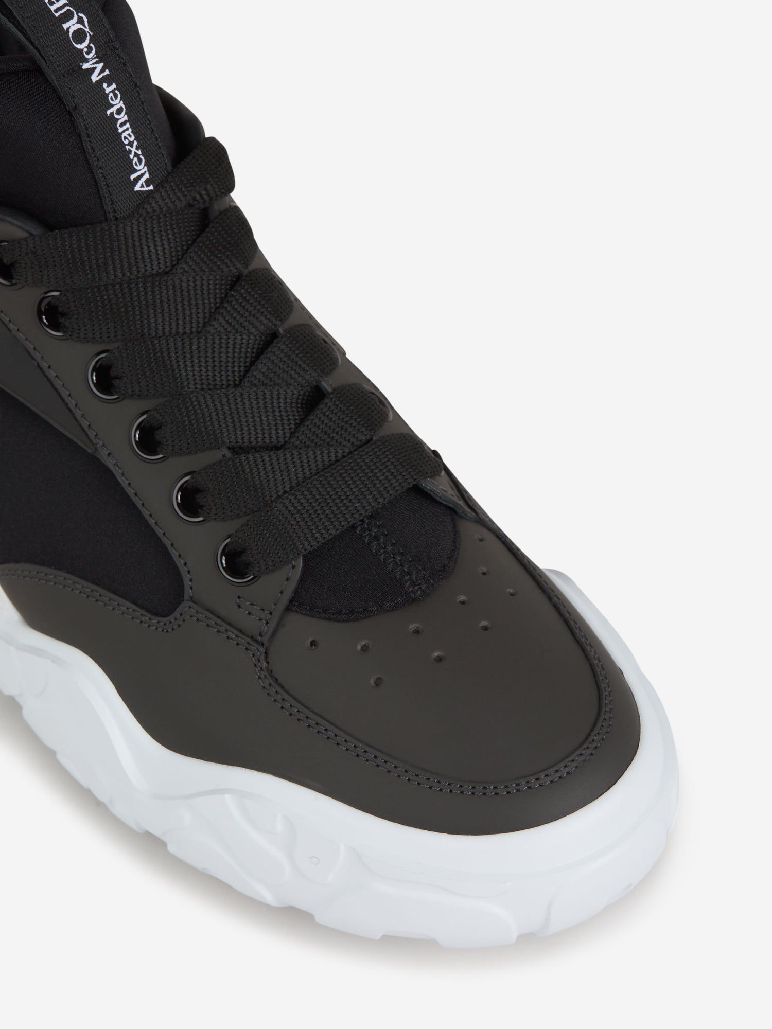 Outlet online Alexander McQueen Hombre Sneakers Court Tech color Negro sku 616-002173 01 - Foto 4